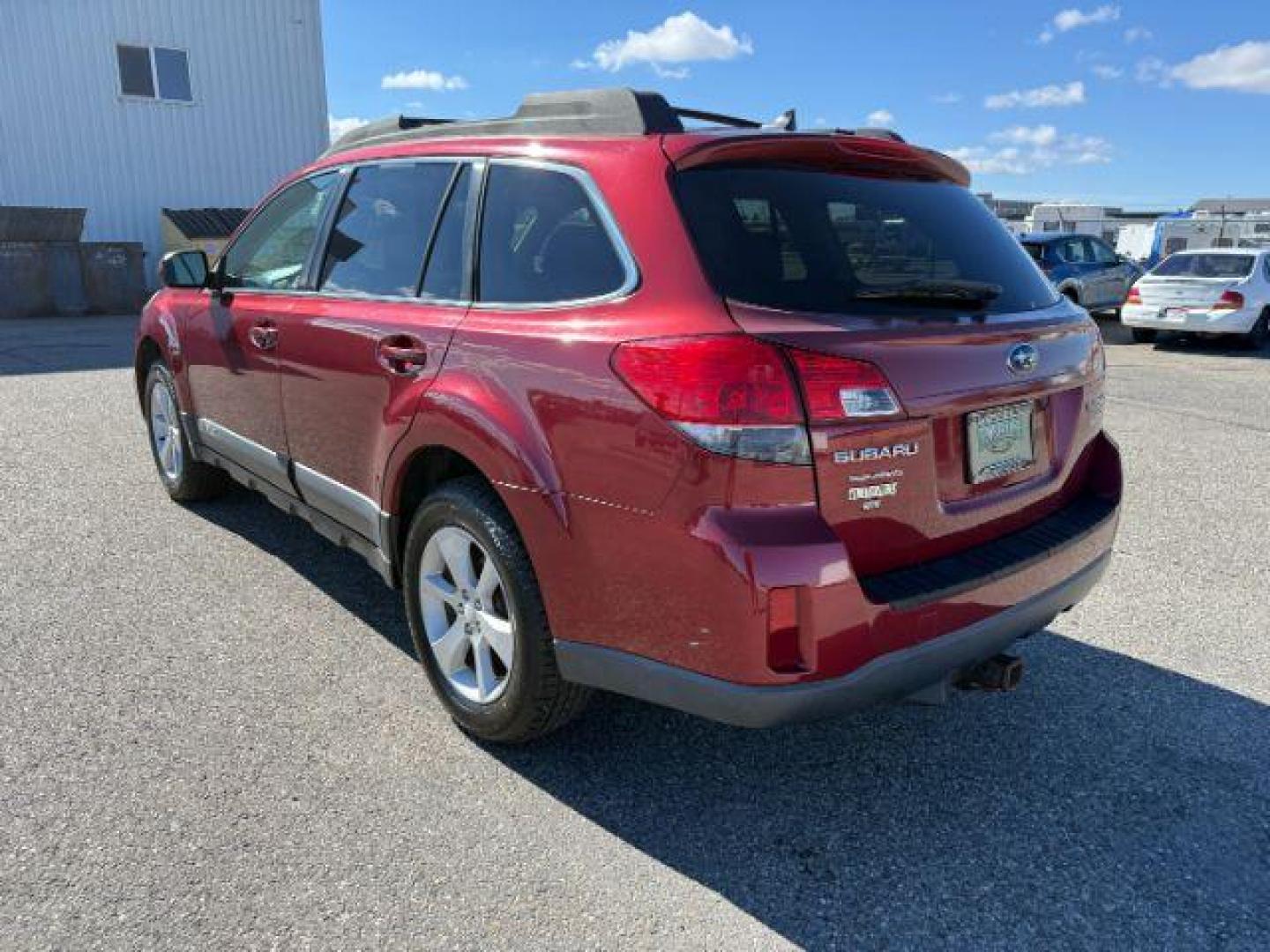 2014 MAROON /CLOTH Subaru Outback (4S4BRBCC5E3) with an 25L I4 engine, Automatic transmission, located at 1175 N Woodruff Ave, Idaho Falls, ID, 83401, 43.506901, -111.999657 - At Timberline Auto, finding a great deal on your next vehicle is always easy! Our experienced sales staff's goal is to help find you the right vehicle at the right price! Our knowledgeable finance department has options for almost any credit score. We offer extended service contract options to prote - Photo#25