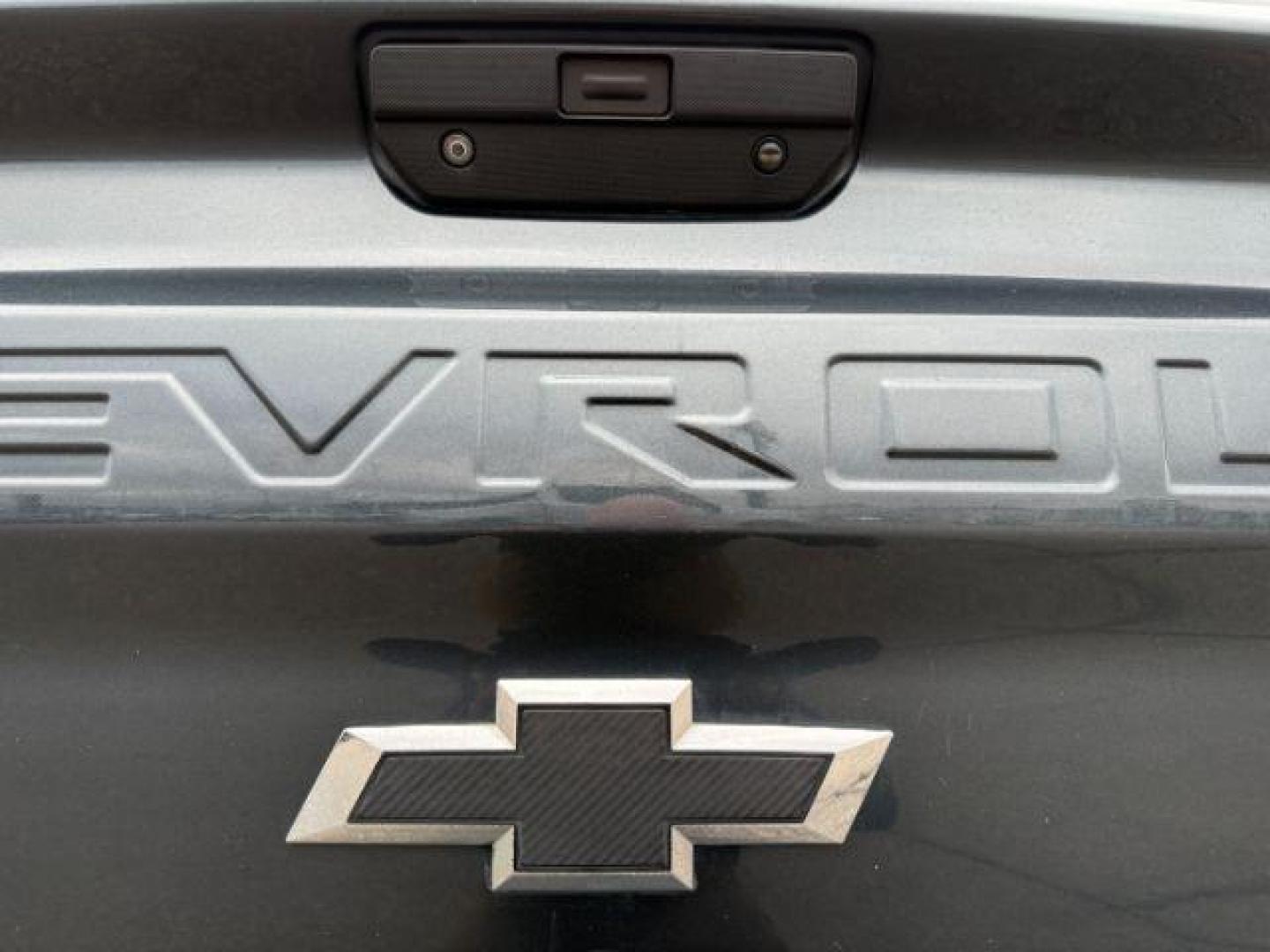 2019 Northsky Blue Metallic /Jet Black Chevrolet Silverado 1500 (1GCUYEED8KZ) with an EcoTec3 53L V-8 gasoline direct injection engine, Automatic transmission, located at 1175 N Woodruff Ave, Idaho Falls, ID, 83401, 43.506901, -111.999657 - At Timberline Auto, finding a great deal on your next vehicle is always easy! Our experienced sales staff's goal is to help find you the right vehicle at the right price! Our knowledgeable finance department has options for almost any credit score. We offer extended service contract options to prote - Photo#30