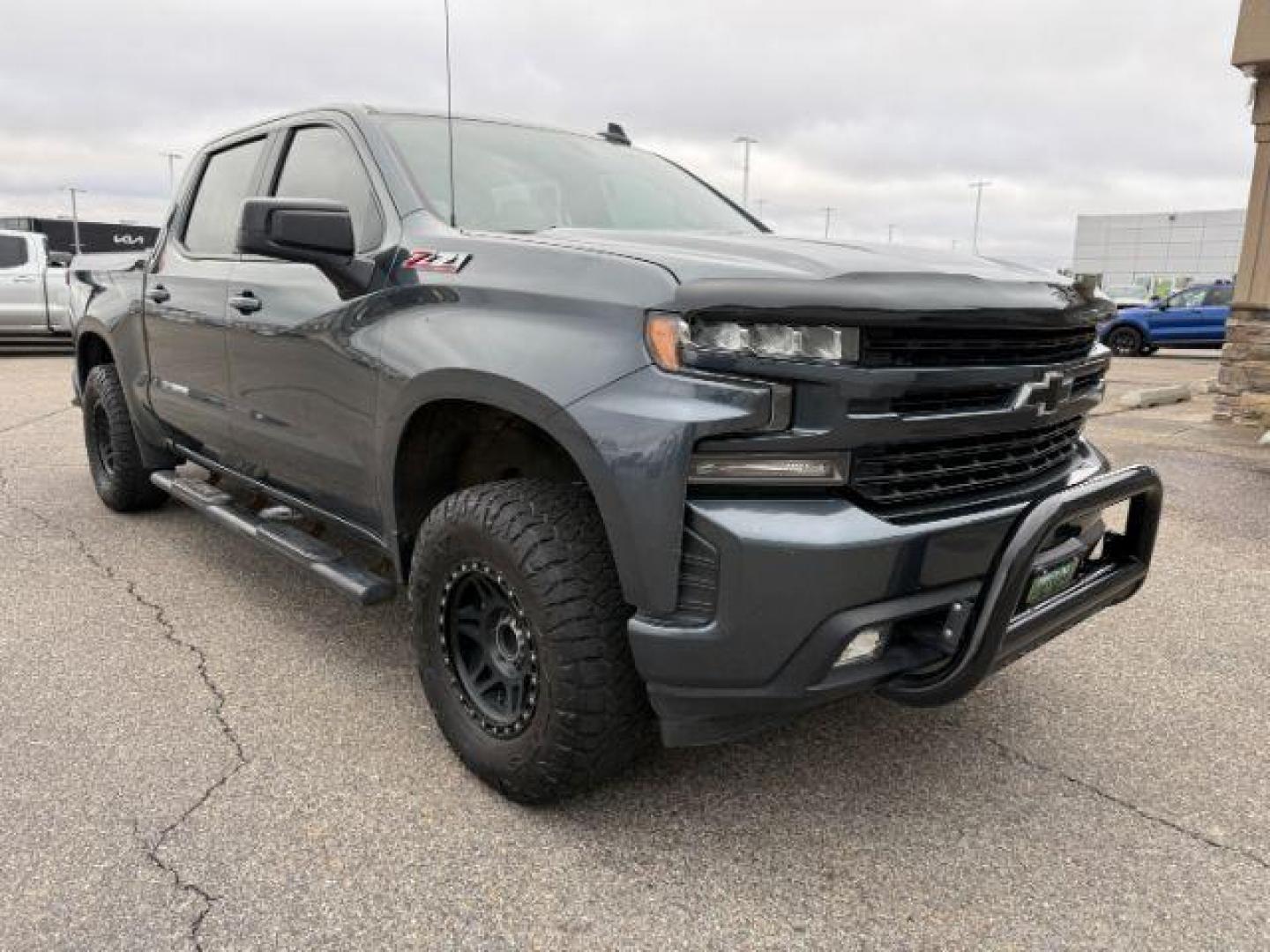 2019 Northsky Blue Metallic /Jet Black Chevrolet Silverado 1500 (1GCUYEED8KZ) with an EcoTec3 53L V-8 gasoline direct injection engine, Automatic transmission, located at 1175 N Woodruff Ave, Idaho Falls, ID, 83401, 43.506901, -111.999657 - At Timberline Auto, finding a great deal on your next vehicle is always easy! Our experienced sales staff's goal is to help find you the right vehicle at the right price! Our knowledgeable finance department has options for almost any credit score. We offer extended service contract options to prote - Photo#34