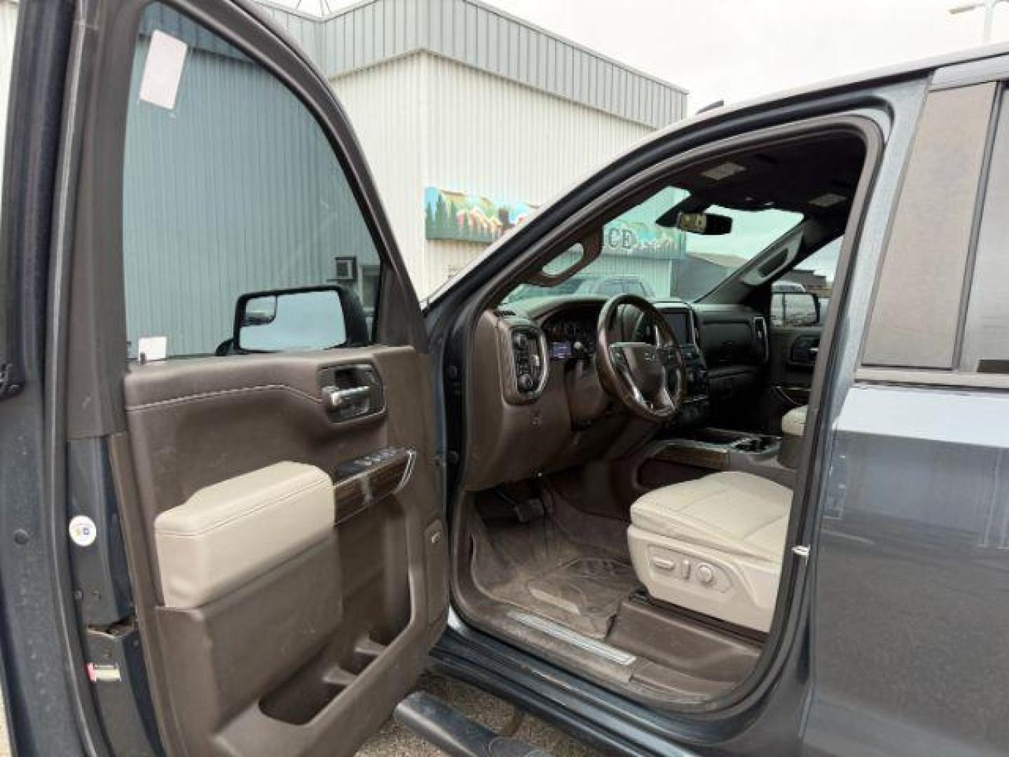 2019 Northsky Blue Metallic /Jet Black Chevrolet Silverado 1500 (1GCUYEED8KZ) with an EcoTec3 53L V-8 gasoline direct injection engine, Automatic transmission, located at 1175 N Woodruff Ave, Idaho Falls, ID, 83401, 43.506901, -111.999657 - At Timberline Auto, finding a great deal on your next vehicle is always easy! Our experienced sales staff's goal is to help find you the right vehicle at the right price! Our knowledgeable finance department has options for almost any credit score. We offer extended service contract options to prote - Photo#37