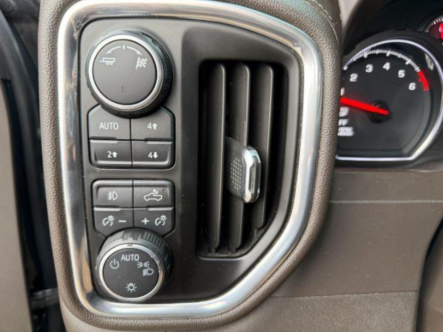 2019 Northsky Blue Metallic /Jet Black Chevrolet Silverado 1500 (1GCUYEED8KZ) with an EcoTec3 53L V-8 gasoline direct injection engine, Automatic transmission, located at 1175 N Woodruff Ave, Idaho Falls, ID, 83401, 43.506901, -111.999657 - At Timberline Auto, finding a great deal on your next vehicle is always easy! Our experienced sales staff's goal is to help find you the right vehicle at the right price! Our knowledgeable finance department has options for almost any credit score. We offer extended service contract options to prote - Photo#45