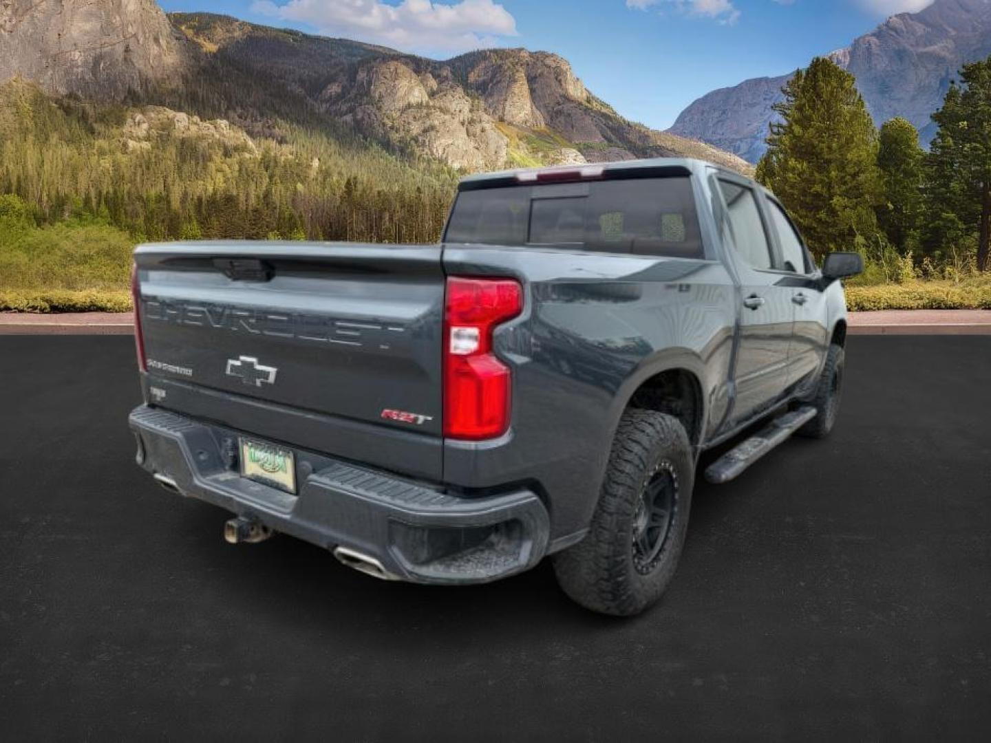 2019 Northsky Blue Metallic /Jet Black Chevrolet Silverado 1500 (1GCUYEED8KZ) with an EcoTec3 53L V-8 gasoline direct injection engine, Automatic transmission, located at 1175 N Woodruff Ave, Idaho Falls, ID, 83401, 43.506901, -111.999657 - At Timberline Auto, finding a great deal on your next vehicle is always easy! Our experienced sales staff's goal is to help find you the right vehicle at the right price! Our knowledgeable finance department has options for almost any credit score. We offer extended service contract options to prote - Photo#6
