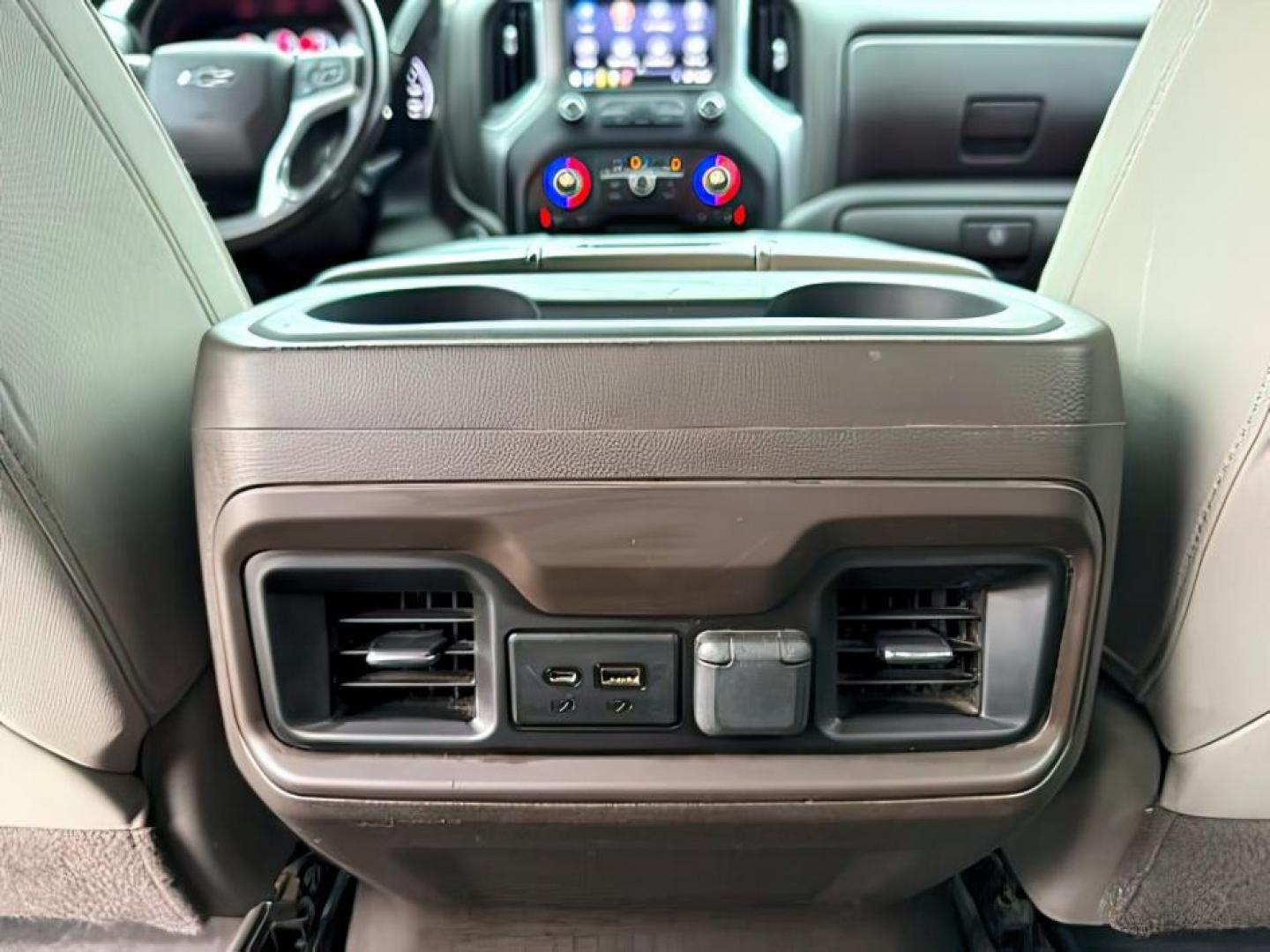 2019 Northsky Blue Metallic /Jet Black Chevrolet Silverado 1500 (1GCUYEED8KZ) with an EcoTec3 53L V-8 gasoline direct injection engine, Automatic transmission, located at 1175 N Woodruff Ave, Idaho Falls, ID, 83401, 43.506901, -111.999657 - At Timberline Auto, finding a great deal on your next vehicle is always easy! Our experienced sales staff's goal is to help find you the right vehicle at the right price! Our knowledgeable finance department has options for almost any credit score. We offer extended service contract options to prote - Photo#23