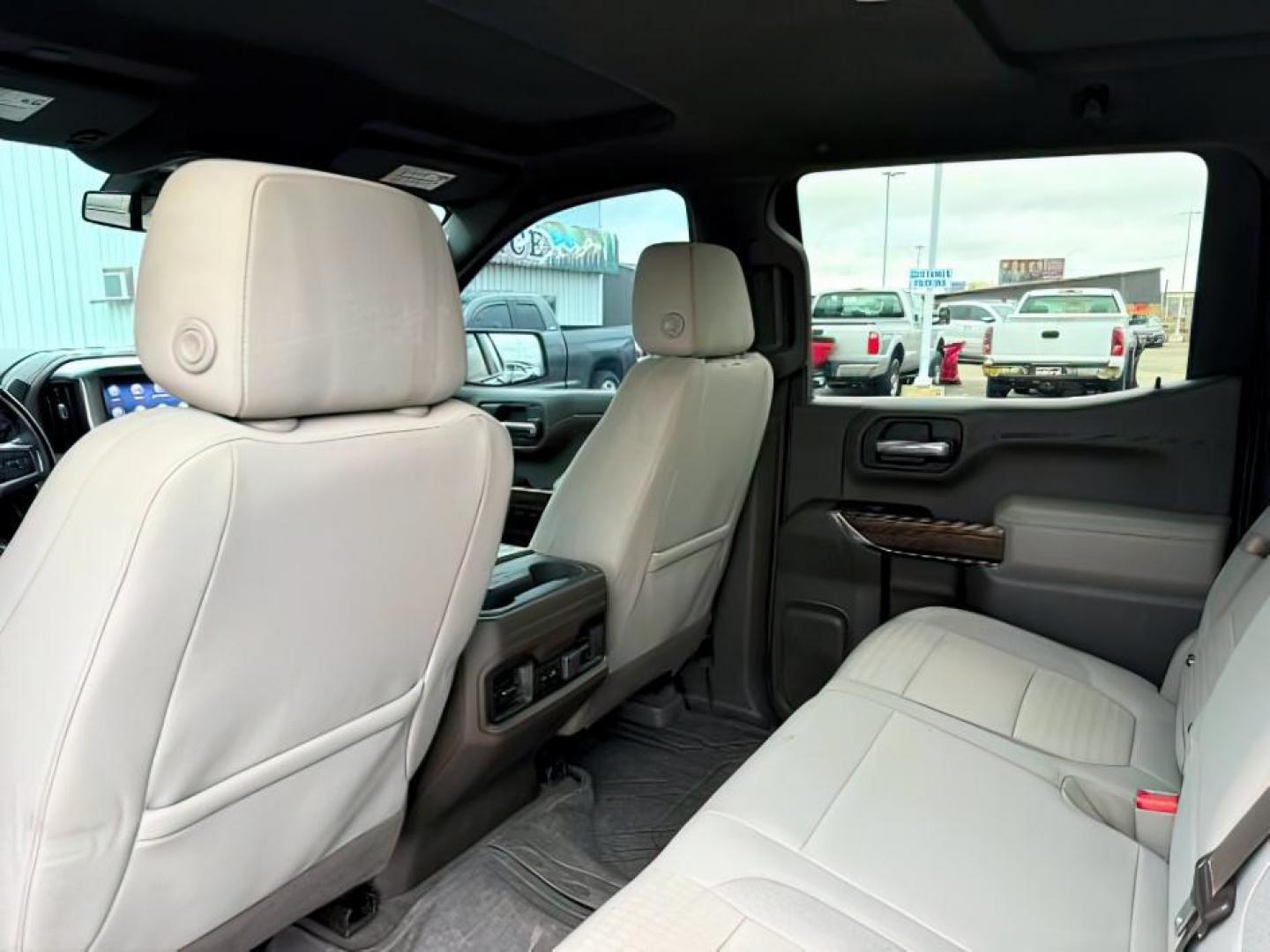2019 Northsky Blue Metallic /Jet Black Chevrolet Silverado 1500 (1GCUYEED8KZ) with an EcoTec3 53L V-8 gasoline direct injection engine, Automatic transmission, located at 1175 N Woodruff Ave, Idaho Falls, ID, 83401, 43.506901, -111.999657 - At Timberline Auto, finding a great deal on your next vehicle is always easy! Our experienced sales staff's goal is to help find you the right vehicle at the right price! Our knowledgeable finance department has options for almost any credit score. We offer extended service contract options to prote - Photo#24