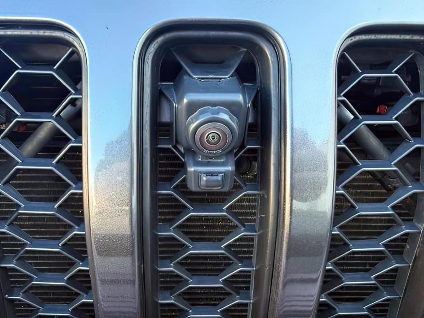 2020 GRAY /Black Jeep Gladiator (1C6JJTBG3LL) with an 36L V-6 DOHC engine, Automatic transmission, located at 1175 N Woodruff Ave, Idaho Falls, ID, 83401, 43.506901, -111.999657 - At Timberline Auto, finding a great deal on your next vehicle is always easy! Our experienced sales staff's goal is to help find you the right vehicle at the right price! Our knowledgeable finance department has options for almost any credit score. We offer extended service contract options to prote - Photo#11