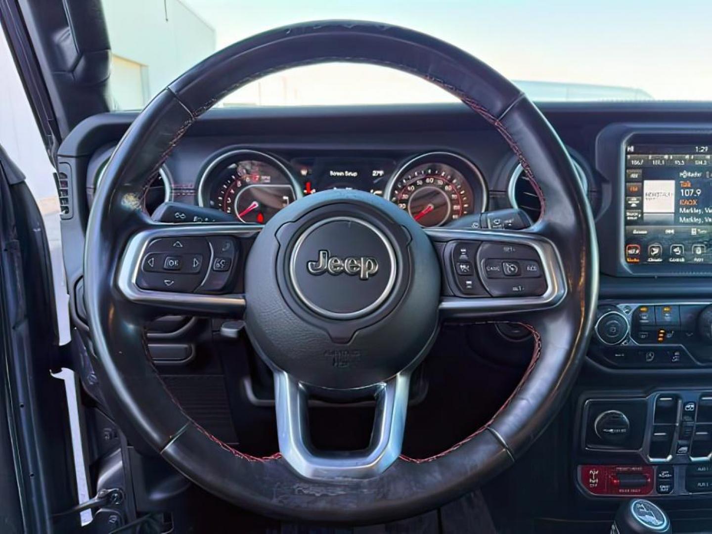 2020 GRAY /Black Jeep Gladiator (1C6JJTBG3LL) with an 36L V-6 DOHC engine, Automatic transmission, located at 1175 N Woodruff Ave, Idaho Falls, ID, 83401, 43.506901, -111.999657 - At Timberline Auto, finding a great deal on your next vehicle is always easy! Our experienced sales staff's goal is to help find you the right vehicle at the right price! Our knowledgeable finance department has options for almost any credit score. We offer extended service contract options to prote - Photo#17