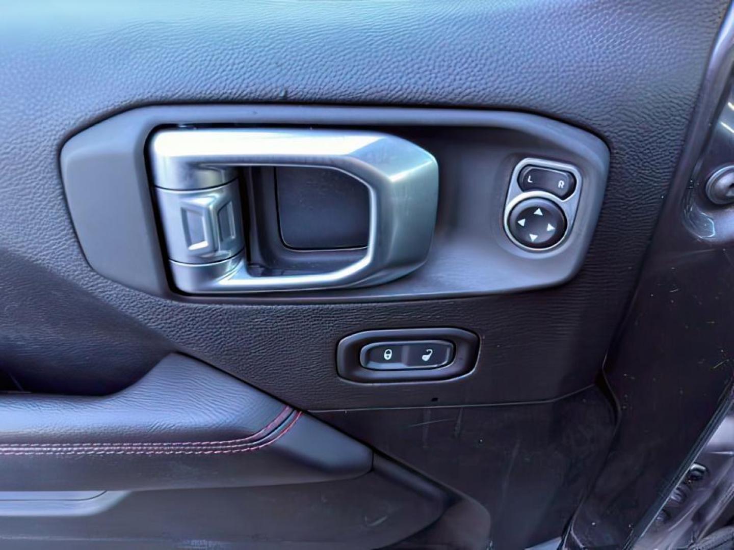 2020 GRAY /Black Jeep Gladiator (1C6JJTBG3LL) with an 36L V-6 DOHC engine, Automatic transmission, located at 1175 N Woodruff Ave, Idaho Falls, ID, 83401, 43.506901, -111.999657 - At Timberline Auto, finding a great deal on your next vehicle is always easy! Our experienced sales staff's goal is to help find you the right vehicle at the right price! Our knowledgeable finance department has options for almost any credit score. We offer extended service contract options to prote - Photo#23