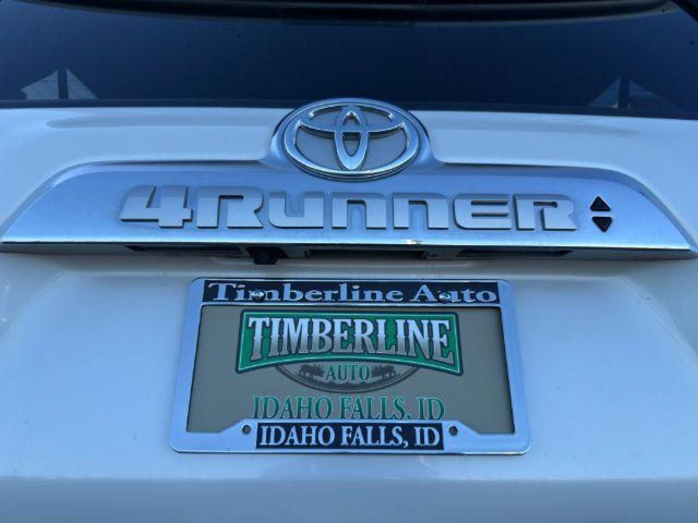 2016 WHITE /Black Toyota 4Runner (JTEBU5JR2G5) with an 4L V-6 DOHC engine, Automatic transmission, located at 1175 N Woodruff Ave, Idaho Falls, ID, 83401, 43.506901, -111.999657 - At Timberline Auto, finding a great deal on your next vehicle is always easy! Our experienced sales staff's goal is to help find you the right vehicle at the right price! Our knowledgeable finance department has options for almost any credit score. We offer extended service contract options to prote - Photo#32