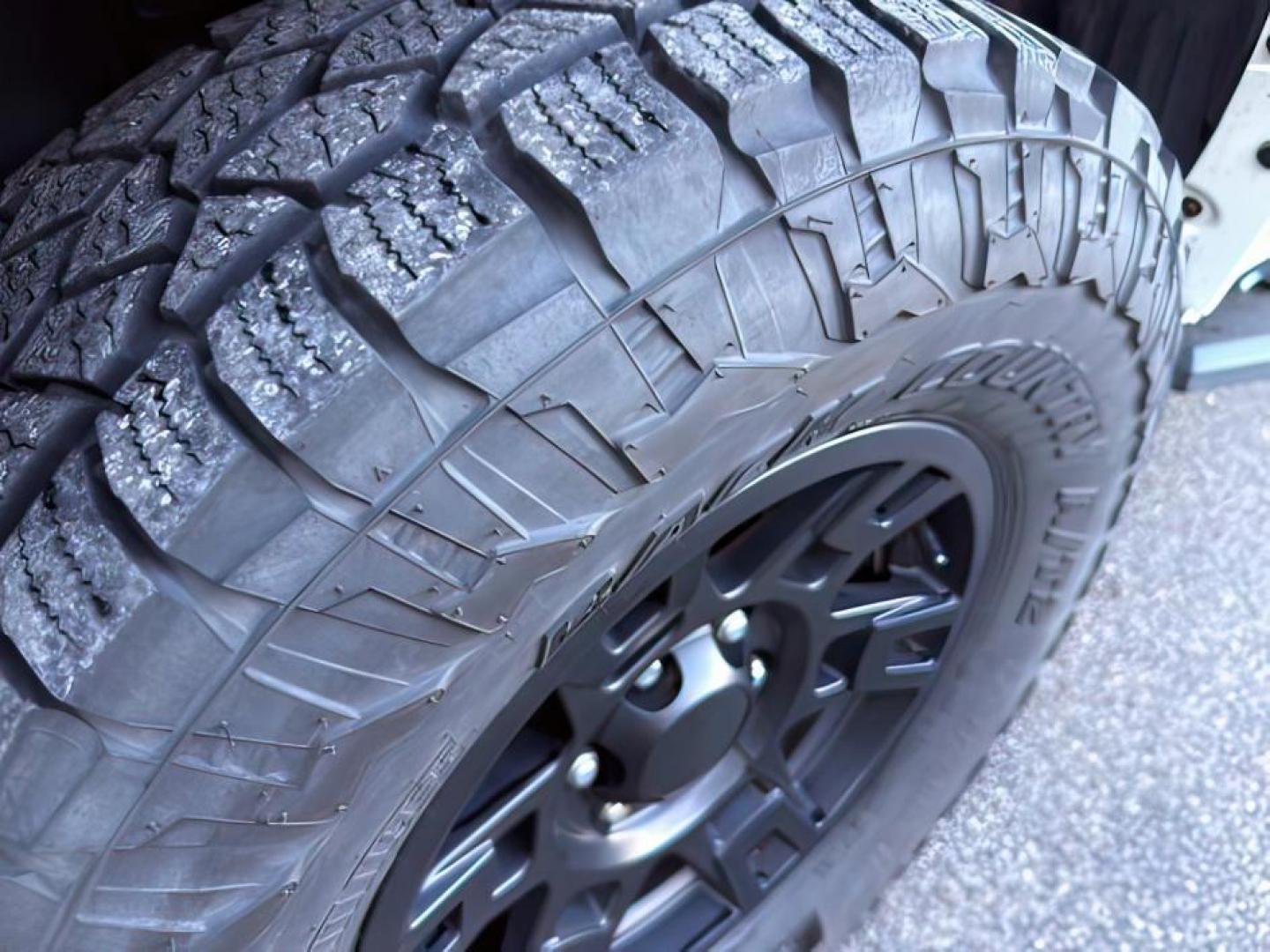 2016 WHITE /Black Toyota 4Runner (JTEBU5JR2G5) with an 4L V-6 DOHC engine, Automatic transmission, located at 1175 N Woodruff Ave, Idaho Falls, ID, 83401, 43.506901, -111.999657 - At Timberline Auto, finding a great deal on your next vehicle is always easy! Our experienced sales staff's goal is to help find you the right vehicle at the right price! Our knowledgeable finance department has options for almost any credit score. We offer extended service contract options to prote - Photo#11