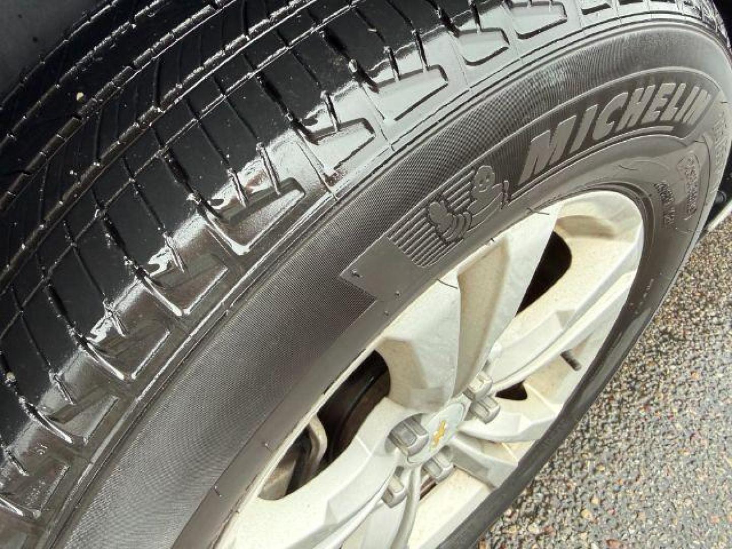 2015 WHITE /Jet Black Chevrolet Equinox (1GNFLGEK9FZ) with an ECOTEC 24L I-4 gasoline direct injection engine, Automatic transmission, located at 1175 N Woodruff Ave, Idaho Falls, ID, 83401, 43.506901, -111.999657 - At Timberline Auto, finding a great deal on your next vehicle is always easy! Our experienced sales staff's goal is to help find you the right vehicle at the right price! Our knowledgeable finance department has options for almost any credit score. We offer extended service contract options to prote - Photo#35