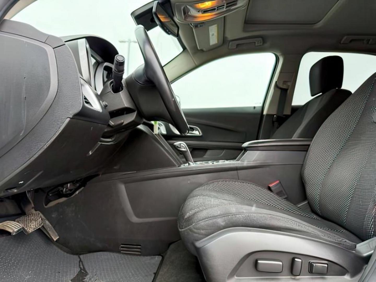 2015 WHITE /Jet Black Chevrolet Equinox (1GNFLGEK9FZ) with an ECOTEC 24L I-4 gasoline direct injection engine, Automatic transmission, located at 1175 N Woodruff Ave, Idaho Falls, ID, 83401, 43.506901, -111.999657 - At Timberline Auto, finding a great deal on your next vehicle is always easy! Our experienced sales staff's goal is to help find you the right vehicle at the right price! Our knowledgeable finance department has options for almost any credit score. We offer extended service contract options to prote - Photo#13