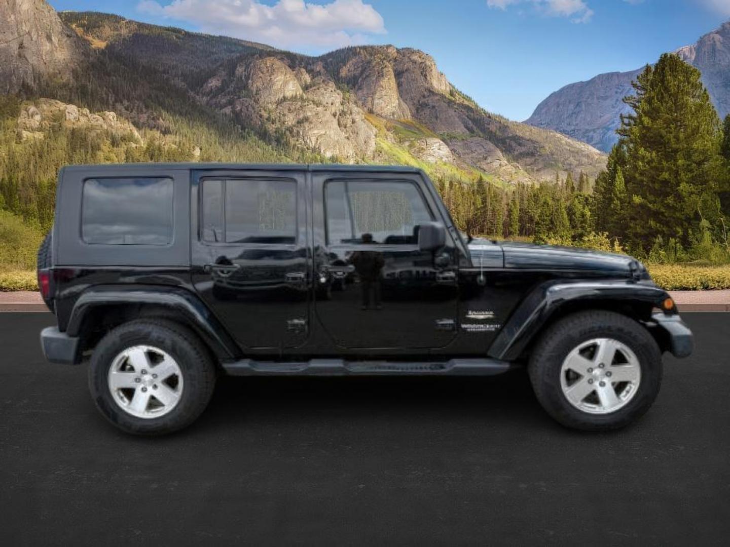 2008 BLACK /Dark Slate Gray/Med Slate Gray Jeep Wrangler (1J4GA59148L) with an 38L V-6 regular unleaded engine, Automatic transmission, located at 1175 N Woodruff Ave, Idaho Falls, ID, 83401, 43.506901, -111.999657 - At Timberline Auto, finding a great deal on your next vehicle is always easy! Our experienced sales staff's goal is to help find you the right vehicle at the right price! Our knowledgeable finance department has options for almost any credit score. We offer extended service contract options to prote - Photo#7