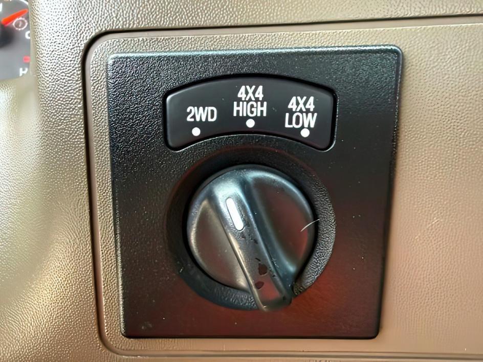 2002 BROWN /LEATHER Ford Super Duty F-250 lariat (1FTNW21F02E) with an 7.3L V8 engine, AUTOMATIC transmission, located at 1235 N Woodruff Ave., Idaho Falls, 83401, (208) 523-1053, 43.507172, -112.000488 - At Timberline Auto, finding a great deal on your next vehicle is always easy! Our experienced sales staff's goal is to help find you the right vehicle at the right price! Our knowledgeable finance department has options for almost any credit score. We offer extended service contract options to prote- Photo#19