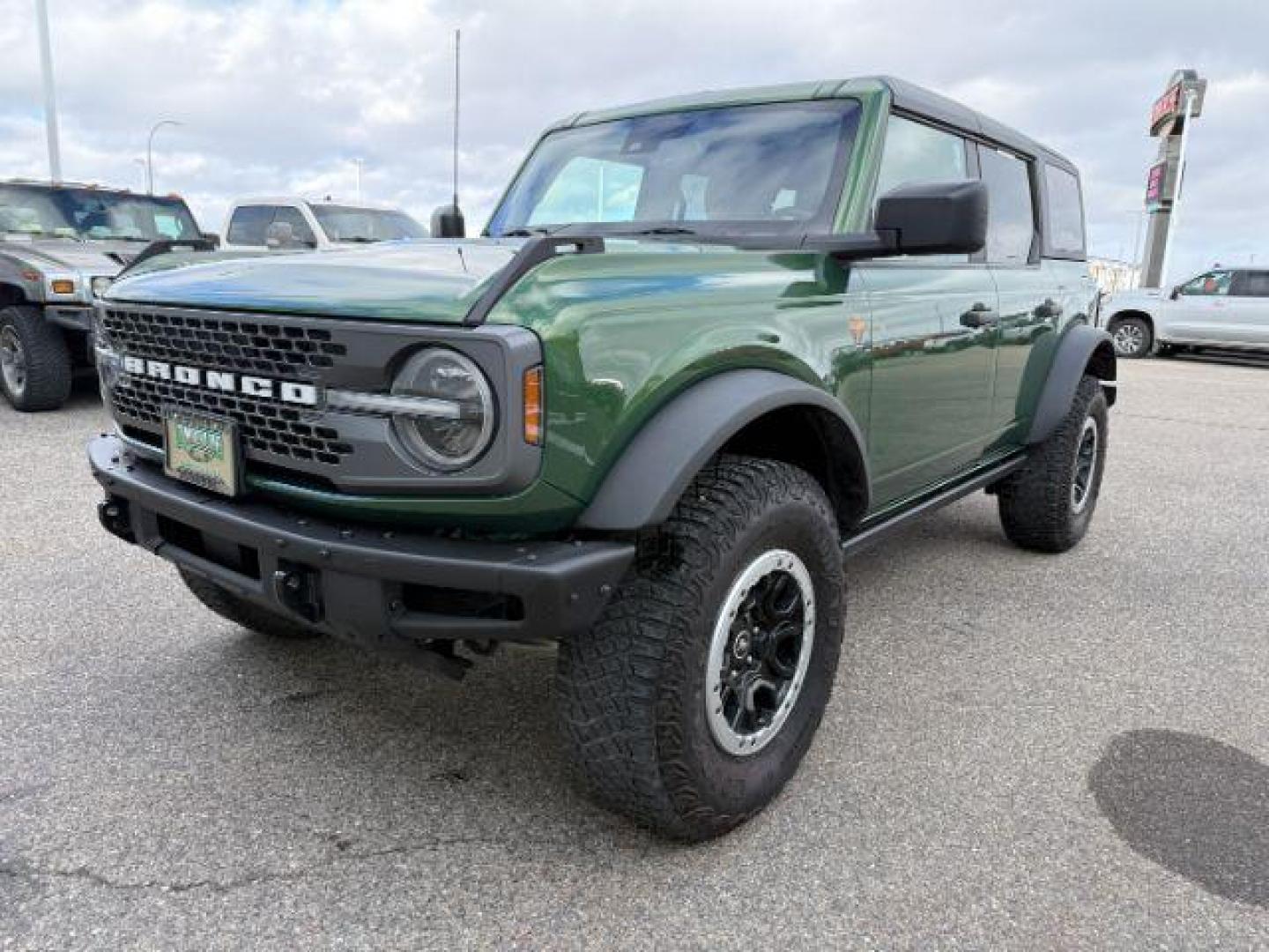 2022 GREEN /Black Onyx Ford Bronco (1FMEE5DPXNL) with an EcoBoost 27L V-6 portdirect injection engine, Automatic transmission, located at 1175 N Woodruff Ave, Idaho Falls, ID, 83401, 43.506901, -111.999657 - At Timberline Auto, finding a great deal on your next vehicle is always easy! Our experienced sales staff's goal is to help find you the right vehicle at the right price! Our knowledgeable finance department has options for almost any credit score. We offer extended service contract options to prote - Photo#26