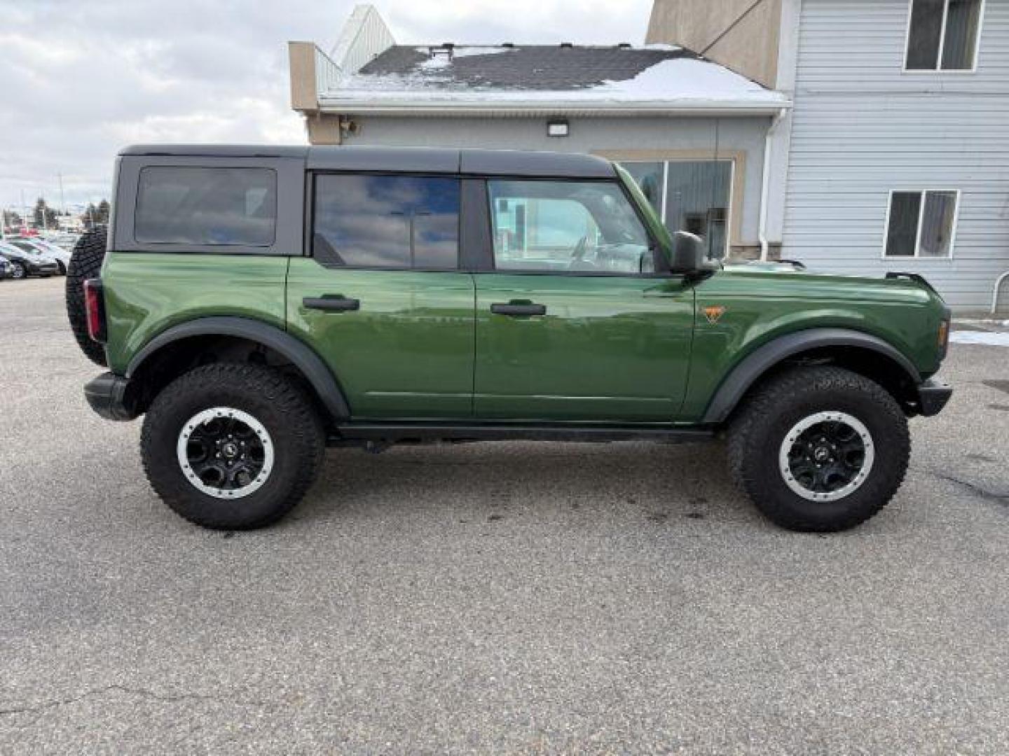 2022 GREEN /Black Onyx Ford Bronco (1FMEE5DPXNL) with an EcoBoost 27L V-6 portdirect injection engine, Automatic transmission, located at 1175 N Woodruff Ave, Idaho Falls, ID, 83401, 43.506901, -111.999657 - At Timberline Auto, finding a great deal on your next vehicle is always easy! Our experienced sales staff's goal is to help find you the right vehicle at the right price! Our knowledgeable finance department has options for almost any credit score. We offer extended service contract options to prote - Photo#32