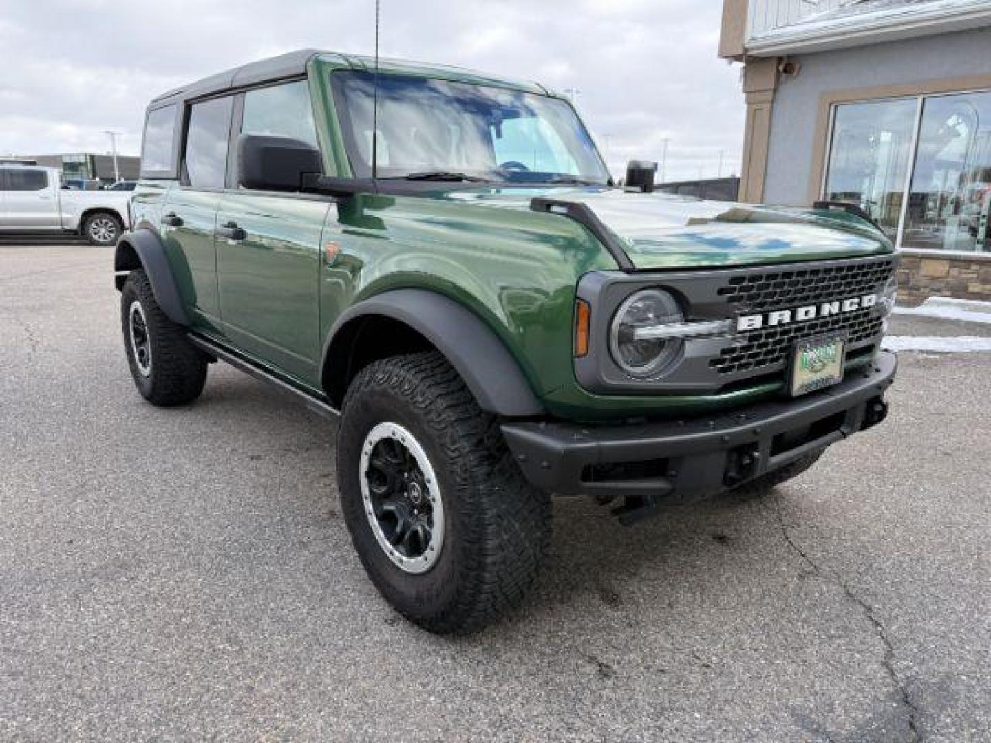 2022 GREEN /Black Onyx Ford Bronco (1FMEE5DPXNL) with an EcoBoost 27L V-6 portdirect injection engine, Automatic transmission, located at 1175 N Woodruff Ave, Idaho Falls, ID, 83401, 43.506901, -111.999657 - At Timberline Auto, finding a great deal on your next vehicle is always easy! Our experienced sales staff's goal is to help find you the right vehicle at the right price! Our knowledgeable finance department has options for almost any credit score. We offer extended service contract options to prote - Photo#33
