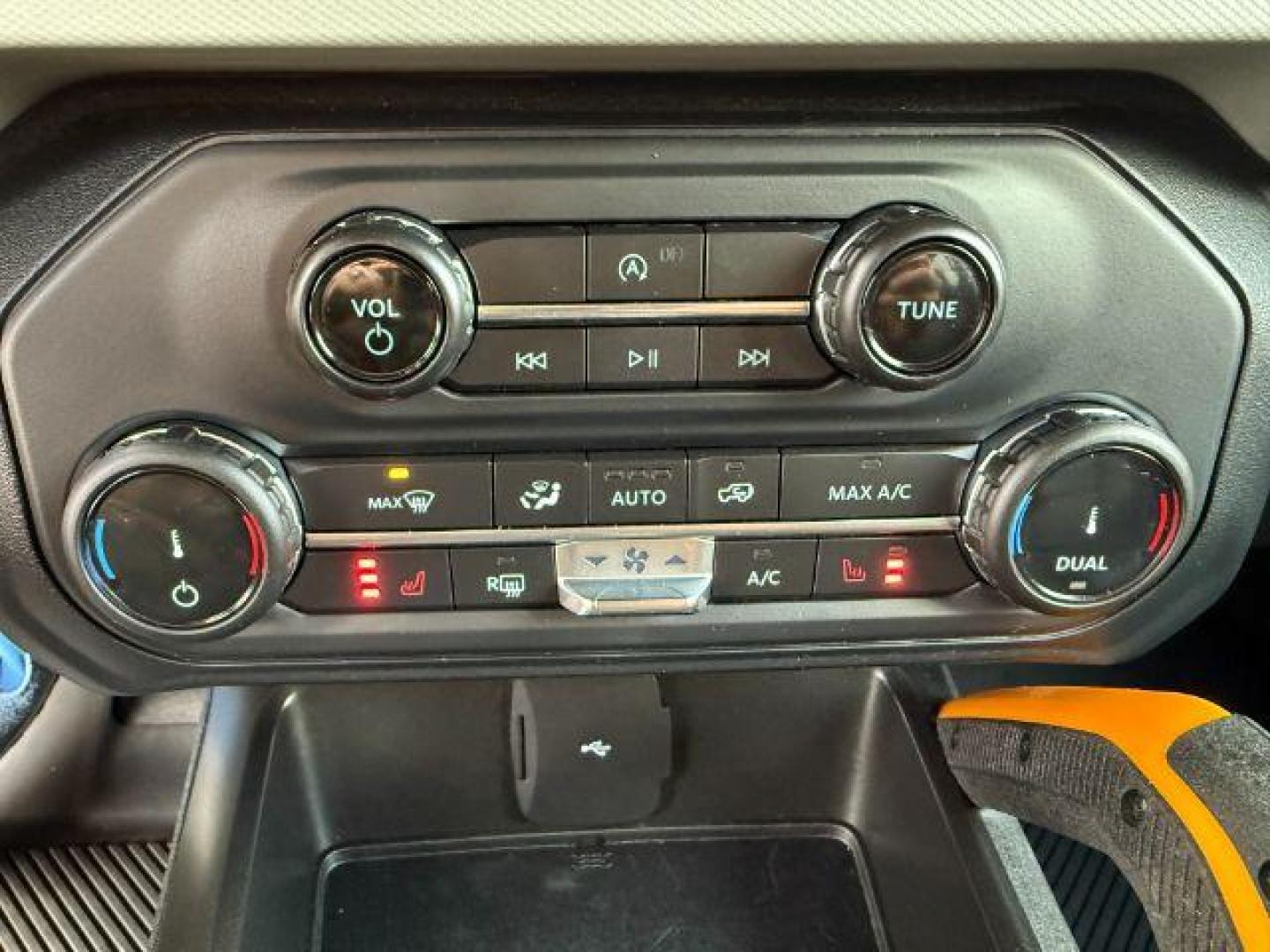 2022 GREEN /Black Onyx Ford Bronco (1FMEE5DPXNL) with an EcoBoost 27L V-6 portdirect injection engine, Automatic transmission, located at 1175 N Woodruff Ave, Idaho Falls, ID, 83401, 43.506901, -111.999657 - At Timberline Auto, finding a great deal on your next vehicle is always easy! Our experienced sales staff's goal is to help find you the right vehicle at the right price! Our knowledgeable finance department has options for almost any credit score. We offer extended service contract options to prote - Photo#43