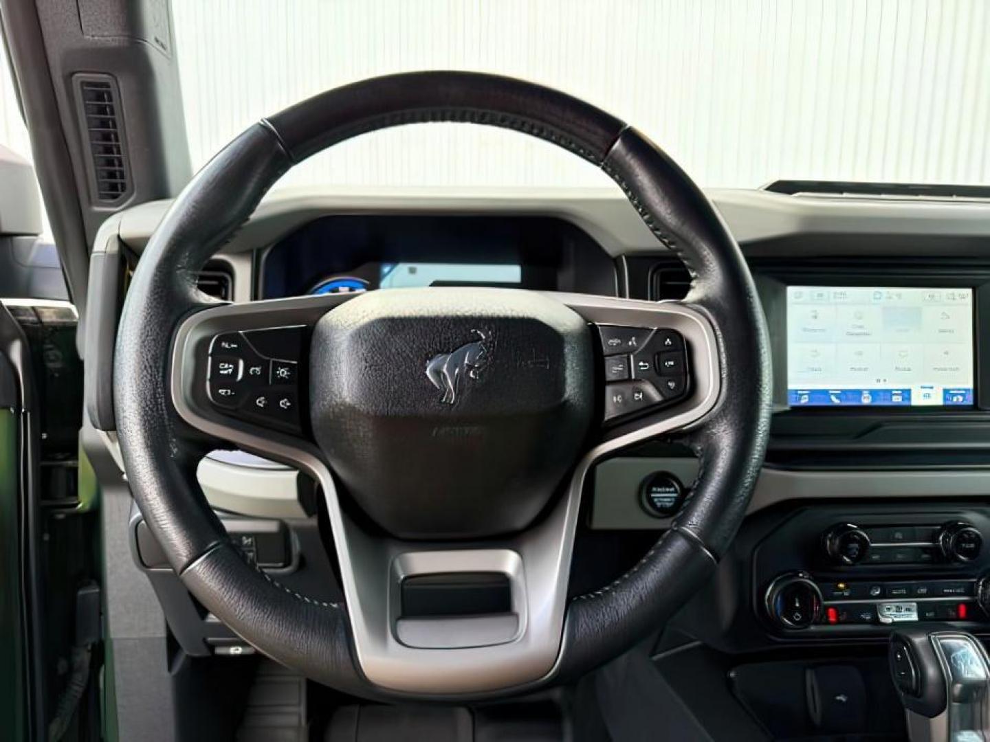 2022 GREEN /Black Onyx Ford Bronco (1FMEE5DPXNL) with an EcoBoost 27L V-6 portdirect injection engine, Automatic transmission, located at 1175 N Woodruff Ave, Idaho Falls, ID, 83401, 43.506901, -111.999657 - At Timberline Auto, finding a great deal on your next vehicle is always easy! Our experienced sales staff's goal is to help find you the right vehicle at the right price! Our knowledgeable finance department has options for almost any credit score. We offer extended service contract options to prote - Photo#15