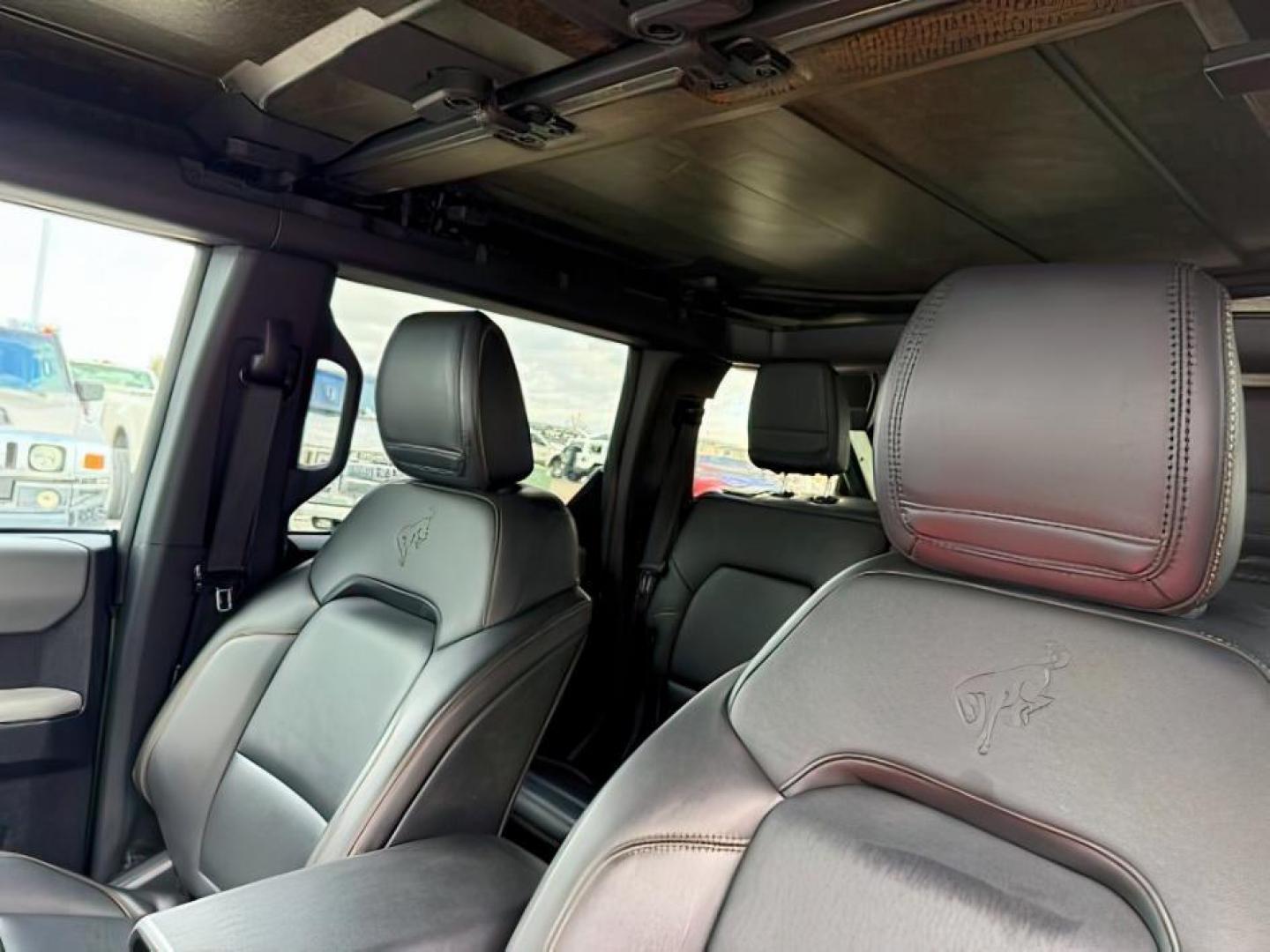 2022 GREEN /Black Onyx Ford Bronco (1FMEE5DPXNL) with an EcoBoost 27L V-6 portdirect injection engine, Automatic transmission, located at 1175 N Woodruff Ave, Idaho Falls, ID, 83401, 43.506901, -111.999657 - At Timberline Auto, finding a great deal on your next vehicle is always easy! Our experienced sales staff's goal is to help find you the right vehicle at the right price! Our knowledgeable finance department has options for almost any credit score. We offer extended service contract options to prote - Photo#21