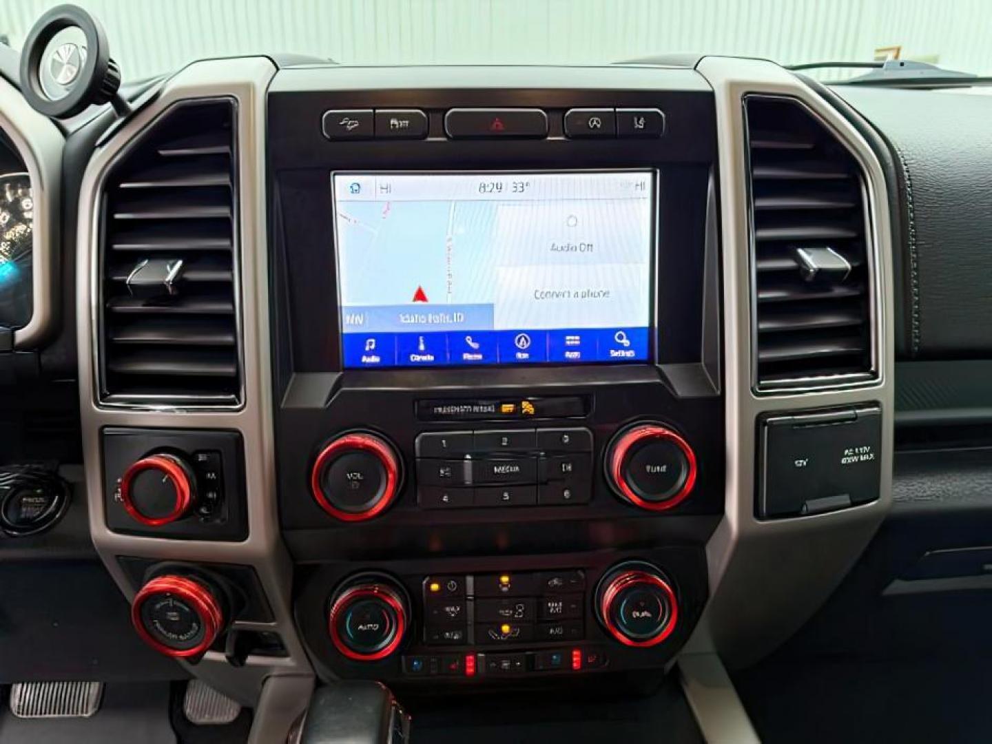 2020 GRAY /Black Ford F-150 (1FTFW1E42LK) with an EcoBoost 35L V-6 portdirect injection engine, Automatic transmission, located at 1175 N Woodruff Ave, Idaho Falls, ID, 83401, 43.506901, -111.999657 - At Timberline Auto, finding a great deal on your next vehicle is always easy! Our experienced sales staff's goal is to help find you the right vehicle at the right price! Our knowledgeable finance department has options for almost any credit score. We offer extended service contract options to prote - Photo#16