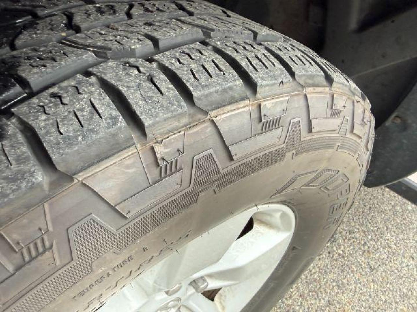 2016 RED /Diesel Grey/Black Ram 1500 (1C6RR7LG6GS) with an Pentastar 36L V-6 DOHC engine, Automatic transmission, located at 1175 N Woodruff Ave, Idaho Falls, ID, 83401, 43.506901, -111.999657 - At Timberline Auto, finding a great deal on your next vehicle is always easy! Our experienced sales staff's goal is to help find you the right vehicle at the right price! Our knowledgeable finance department has options for almost any credit score. We offer extended service contract options to prote - Photo#33