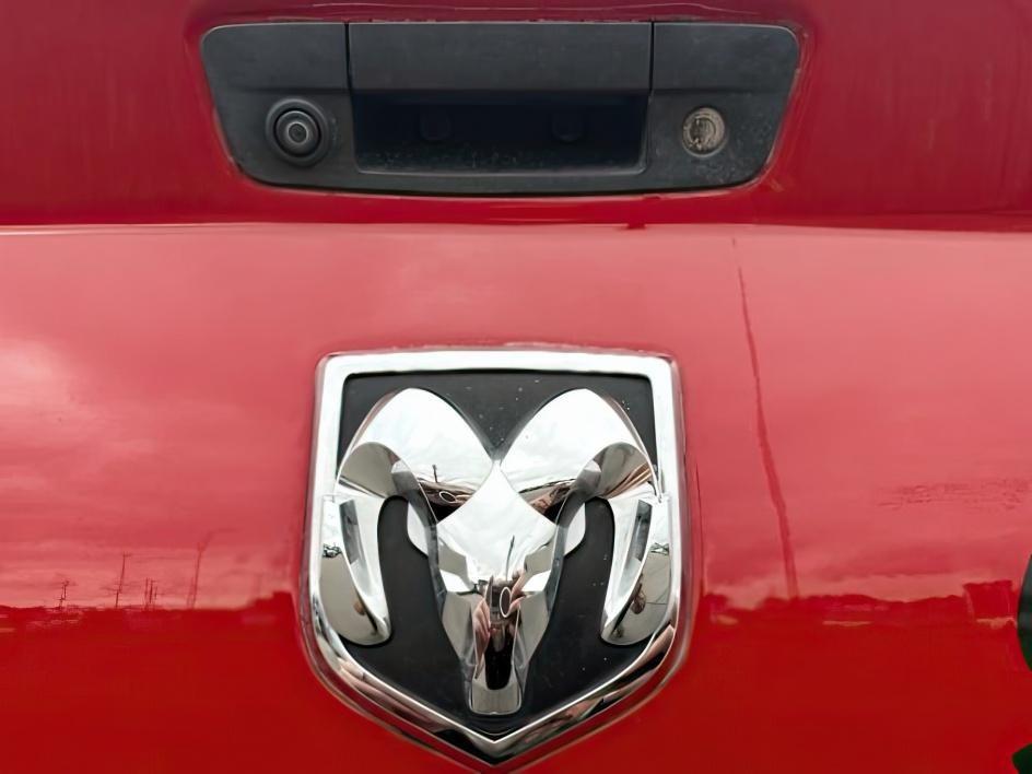 2016 RED /Diesel Grey/Black Ram 1500 (1C6RR7LG6GS) with an Pentastar 36L V-6 DOHC engine, Automatic transmission, located at 1175 N Woodruff Ave, Idaho Falls, ID, 83401, 43.506901, -111.999657 - 2016 Ram 1500 4x4 Crew Cab powered by a 3.6L V6 engine paired with an automatic transmission. Full-size pickup built for everyday driving, towing, and jobsite use with proven Ram durability and capability. Features include touchscreen, Bluetooth connectivity, rearview camera, cruise control, power w- Photo#4
