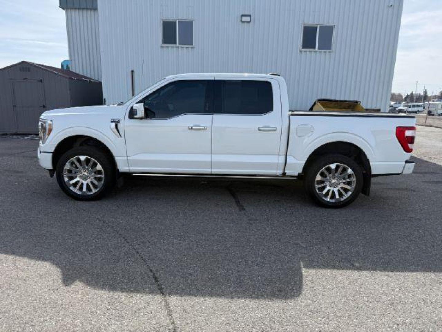 2021 WHITE /Admiral Blue Ford F-150 (1FTFW1E86MF) with an EcoBoost 35L V-6 portdirect injection engine, Automatic transmission, located at 1175 N Woodruff Ave, Idaho Falls, ID, 83401, 43.506901, -111.999657 - At Timberline Auto, finding a great deal on your next vehicle is always easy! Our experienced sales staff's goal is to help find you the right vehicle at the right price! Our knowledgeable finance department has options for almost any credit score. We offer extended service contract options to prote - Photo#26