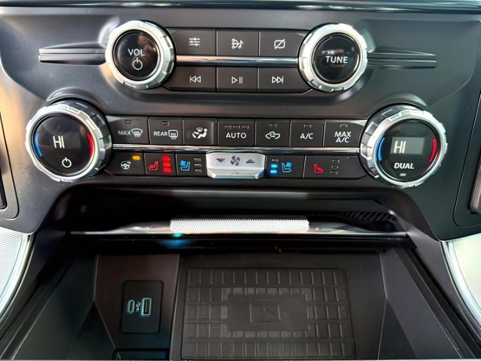 2021 WHITE /Admiral Blue Ford F-150 Limited (1FTFW1E86MF) with an EcoBoost 3.5L V-6 port/direct injection engine, AUTOMATIC transmission, located at 1235 N Woodruff Ave., Idaho Falls, 83401, (208) 523-1053, 43.507172, -112.000488 - At Timberline Auto, finding a great deal on your next vehicle is always easy! Our experienced sales staff's goal is to help find you the right vehicle at the right price! Our knowledgeable finance department has options for almost any credit score. We offer extended service contract options to prote- Photo#15