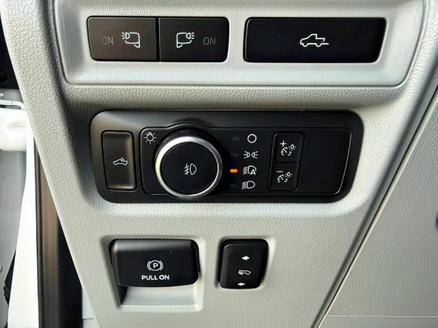 2021 WHITE /Admiral Blue Ford F-150 (1FTFW1E86MF) with an EcoBoost 35L V-6 portdirect injection engine, Automatic transmission, located at 1175 N Woodruff Ave, Idaho Falls, ID, 83401, 43.506901, -111.999657 - At Timberline Auto, finding a great deal on your next vehicle is always easy! Our experienced sales staff's goal is to help find you the right vehicle at the right price! Our knowledgeable finance department has options for almost any credit score. We offer extended service contract options to prote - Photo#18