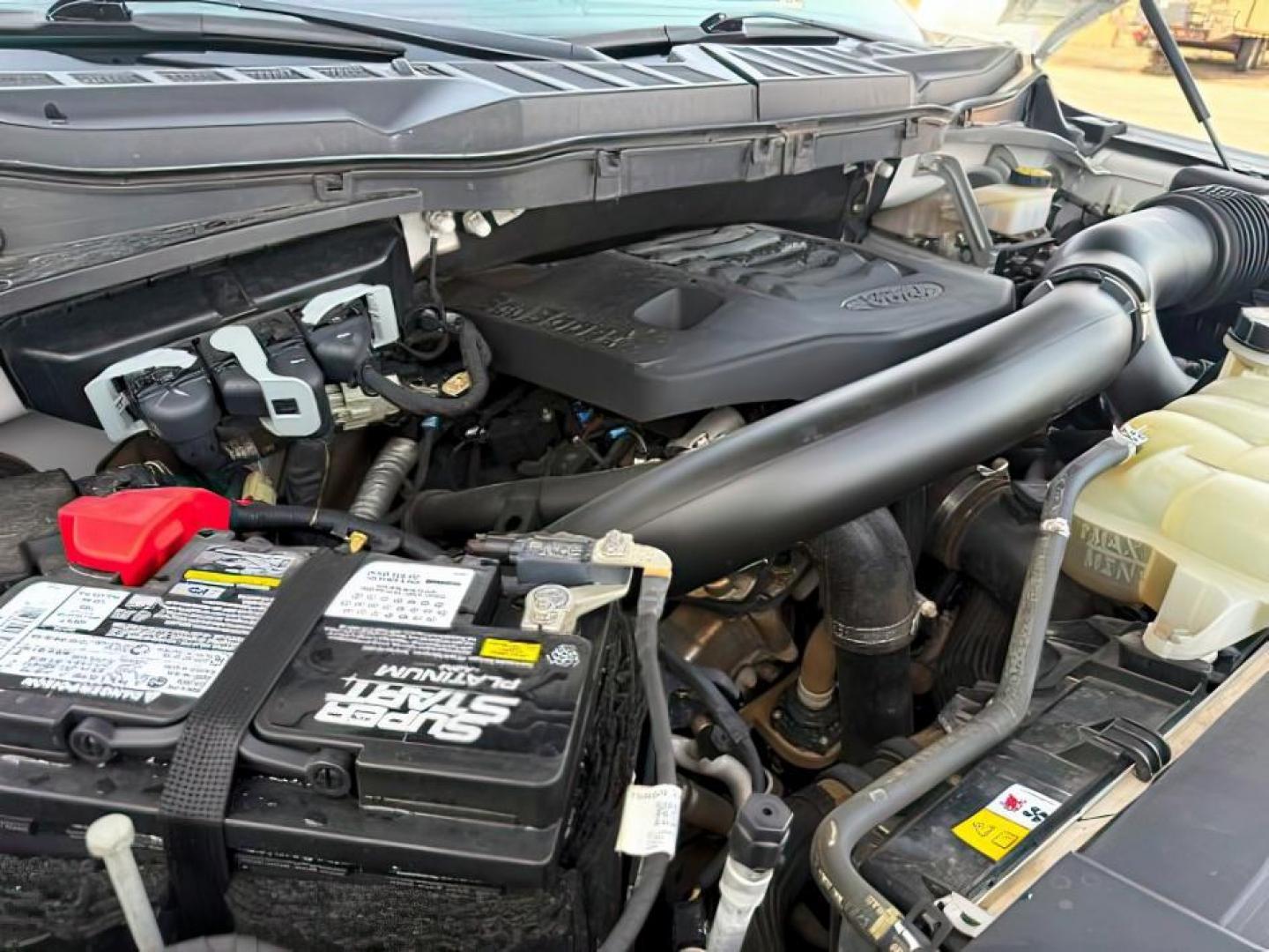 2021 WHITE /Admiral Blue Ford F-150 (1FTFW1E86MF) with an EcoBoost 35L V-6 portdirect injection engine, Automatic transmission, located at 1175 N Woodruff Ave, Idaho Falls, ID, 83401, 43.506901, -111.999657 - At Timberline Auto, finding a great deal on your next vehicle is always easy! Our experienced sales staff's goal is to help find you the right vehicle at the right price! Our knowledgeable finance department has options for almost any credit score. We offer extended service contract options to prote - Photo#24