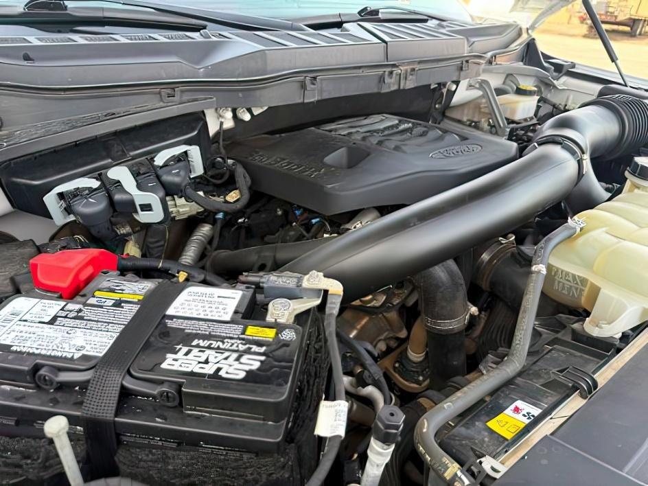 2021 WHITE /Admiral Blue Ford F-150 Limited (1FTFW1E86MF) with an EcoBoost 3.5L V-6 port/direct injection engine, AUTOMATIC transmission, located at 1235 N Woodruff Ave., Idaho Falls, 83401, (208) 523-1053, 43.507172, -112.000488 - At Timberline Auto, finding a great deal on your next vehicle is always easy! Our experienced sales staff's goal is to help find you the right vehicle at the right price! Our knowledgeable finance department has options for almost any credit score. We offer extended service contract options to prote- Photo#24