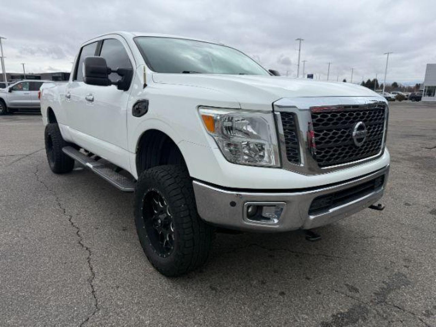 2017 WHITE /LEATHER Nissan Titan XD (1N6BA1F42HN) with an 50L V8 TURBO engine, Automatic transmission, located at 1175 N Woodruff Ave, Idaho Falls, ID, 83401, 43.506901, -111.999657 - Photo#31