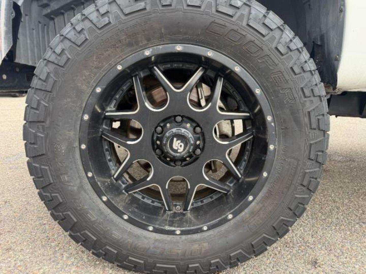 2017 WHITE /LEATHER Nissan Titan XD (1N6BA1F42HN) with an 50L V8 TURBO engine, Automatic transmission, located at 1175 N Woodruff Ave, Idaho Falls, ID, 83401, 43.506901, -111.999657 - Photo#34