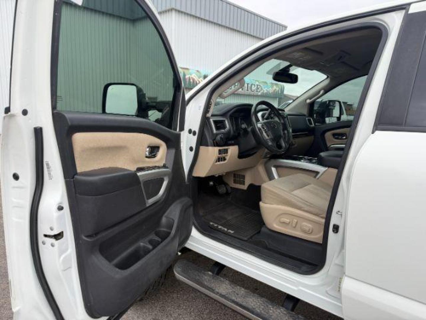 2017 WHITE /LEATHER Nissan Titan XD (1N6BA1F42HN) with an 50L V8 TURBO engine, Automatic transmission, located at 1175 N Woodruff Ave, Idaho Falls, ID, 83401, 43.506901, -111.999657 - Photo#35