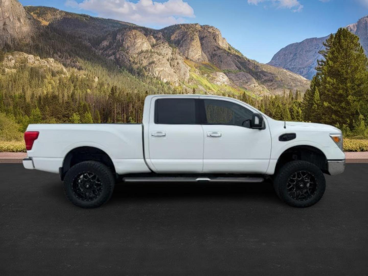 2017 WHITE /LEATHER Nissan Titan XD (1N6BA1F42HN) with an 50L V8 TURBO engine, Automatic transmission, located at 1175 N Woodruff Ave, Idaho Falls, ID, 83401, 43.506901, -111.999657 - Photo#6