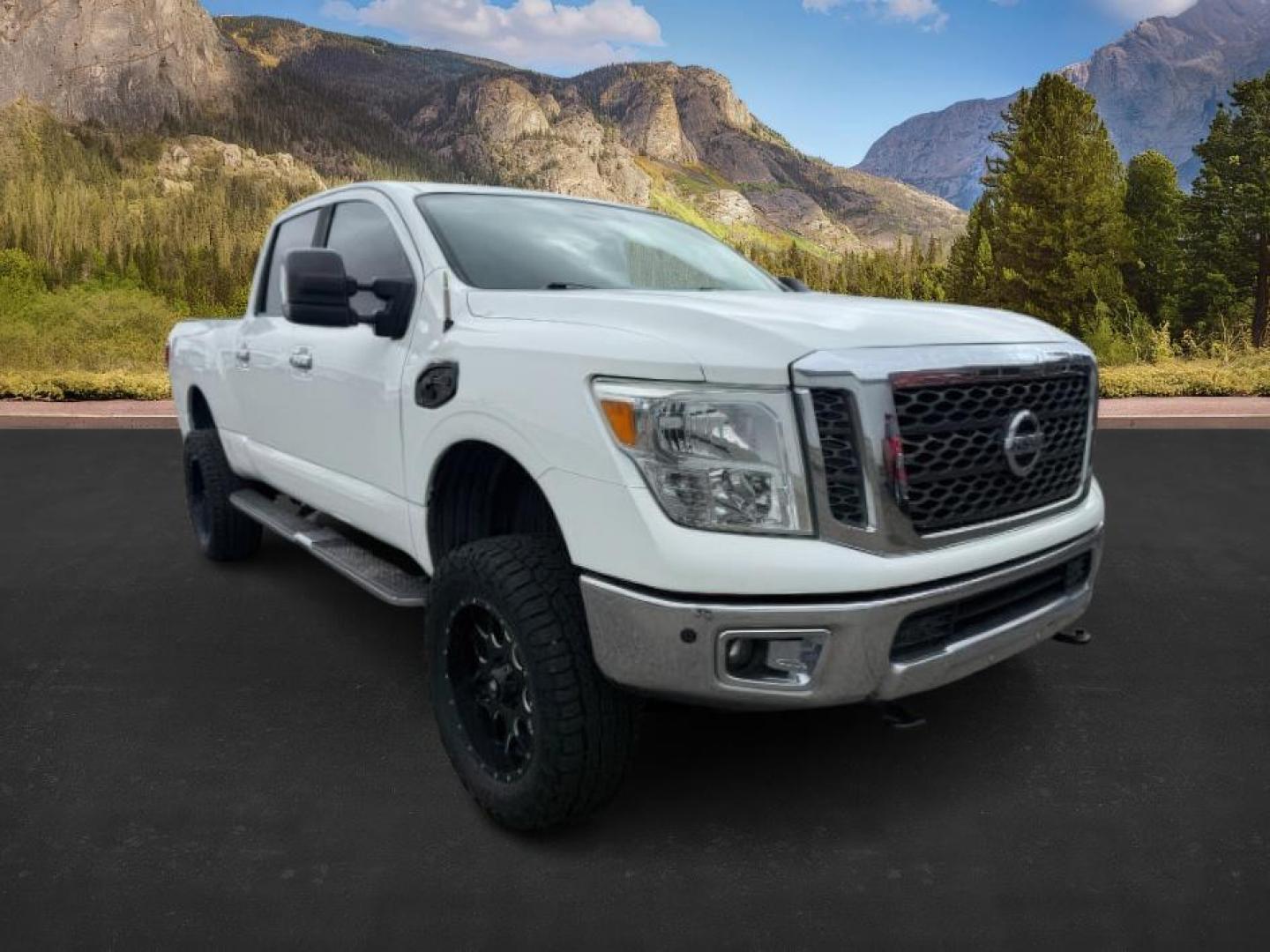 2017 WHITE /LEATHER Nissan Titan XD (1N6BA1F42HN) with an 50L V8 TURBO engine, Automatic transmission, located at 1175 N Woodruff Ave, Idaho Falls, ID, 83401, 43.506901, -111.999657 - Photo#7