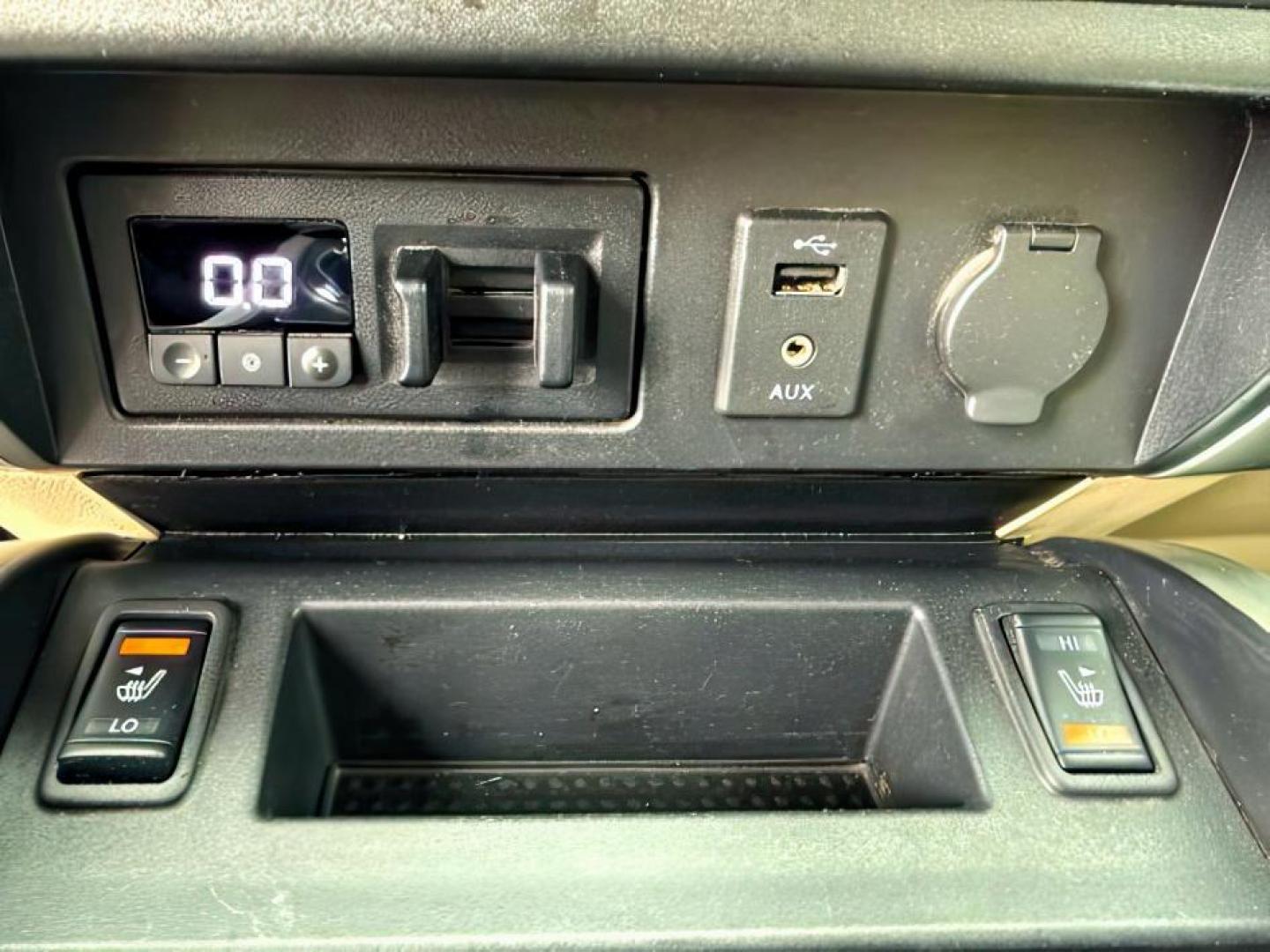 2017 WHITE /LEATHER Nissan Titan XD (1N6BA1F42HN) with an 50L V8 TURBO engine, Automatic transmission, located at 1175 N Woodruff Ave, Idaho Falls, ID, 83401, 43.506901, -111.999657 - Photo#17