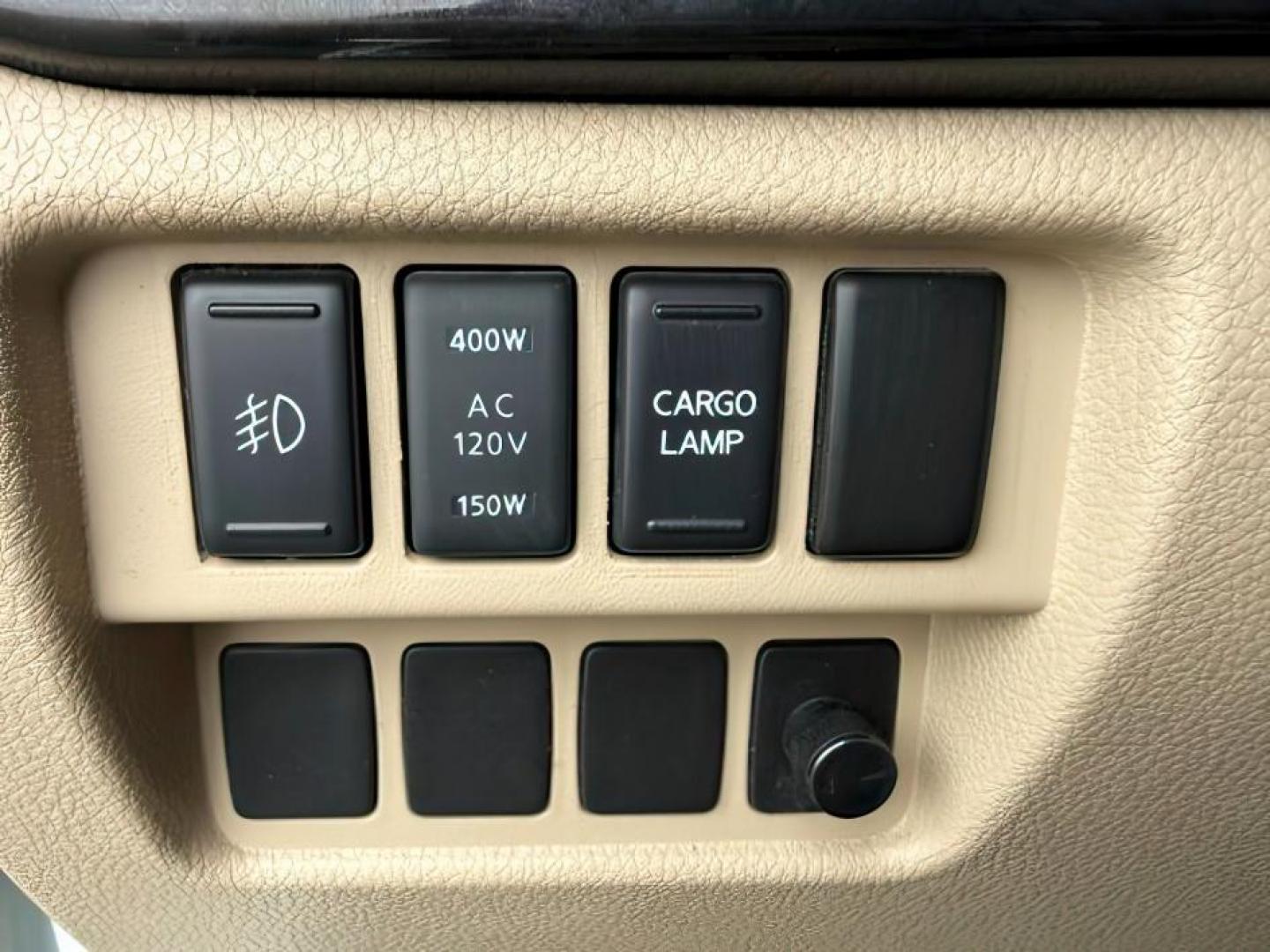 2017 WHITE /LEATHER Nissan Titan XD (1N6BA1F42HN) with an 50L V8 TURBO engine, Automatic transmission, located at 1175 N Woodruff Ave, Idaho Falls, ID, 83401, 43.506901, -111.999657 - Photo#19