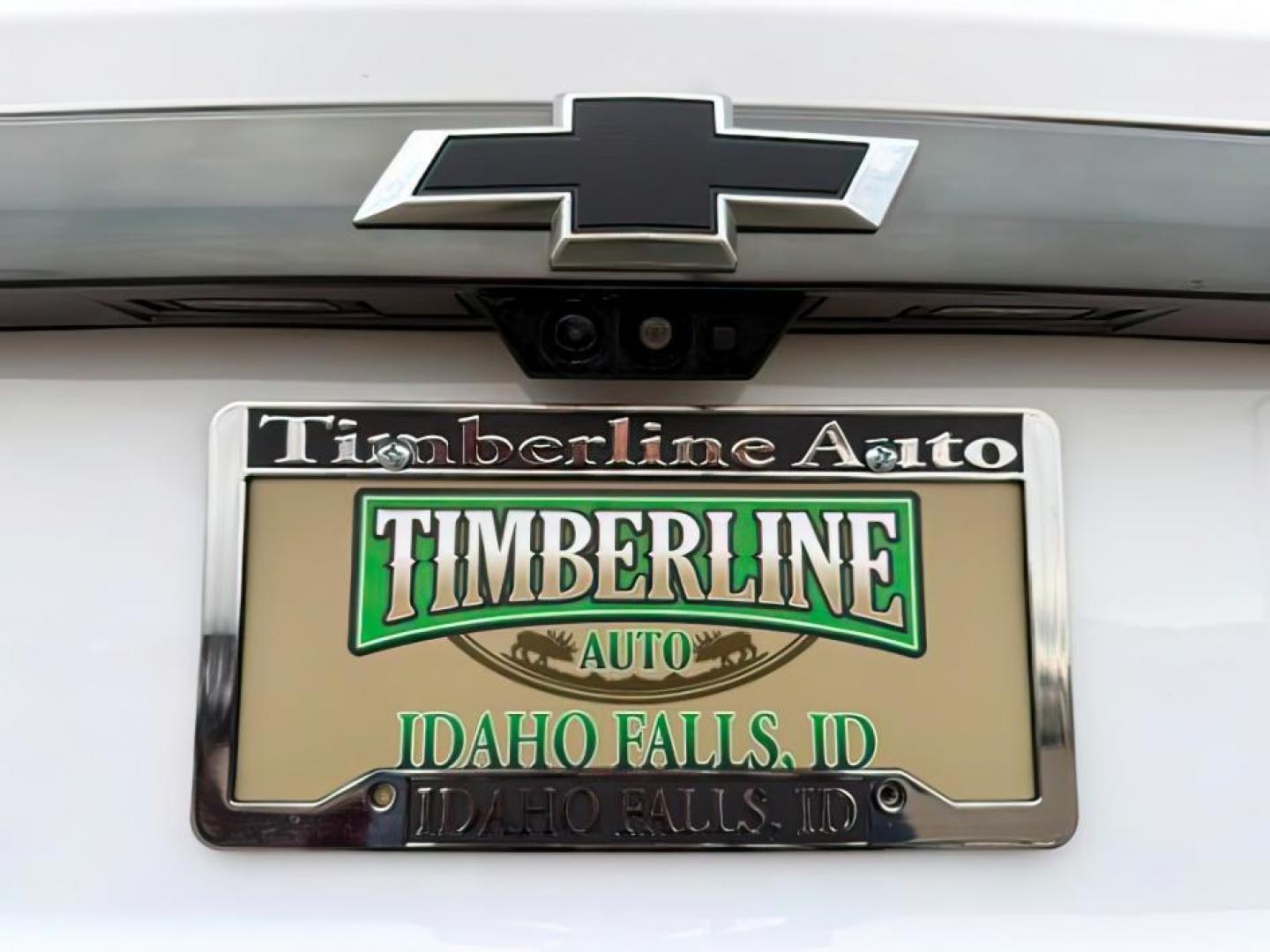 2019 Summit White /Jet Black Chevrolet Traverse (1GNEVJKW1KJ) with an 36L V-6 gasoline direct injection engine, Automatic transmission, located at 1175 N Woodruff Ave, Idaho Falls, ID, 83401, 43.506901, -111.999657 - At Timberline Auto, finding a great deal on your next vehicle is always easy! Our experienced sales staff's goal is to help find you the right vehicle at the right price! Our knowledgeable finance department has options for almost any credit score. We offer extended service contract options to prote - Photo#4