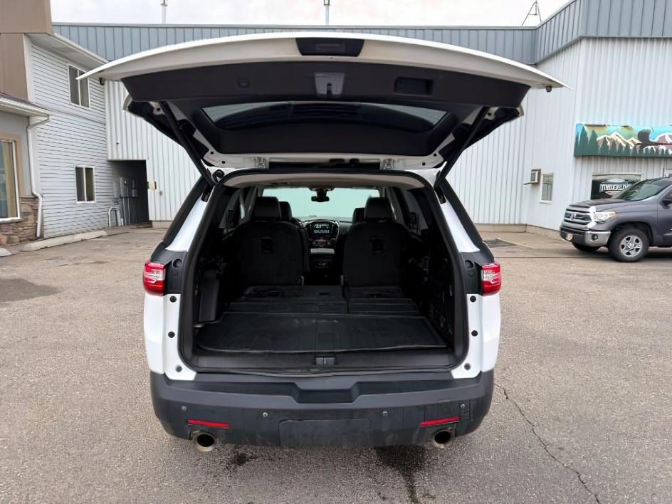 2019 Summit White /Jet Black Chevrolet Traverse (1GNEVJKW1KJ) with an 36L V-6 gasoline direct injection engine, Automatic transmission, located at 1175 N Woodruff Ave, Idaho Falls, ID, 83401, 43.506901, -111.999657 - At Timberline Auto, finding a great deal on your next vehicle is always easy! Our experienced sales staff's goal is to help find you the right vehicle at the right price! Our knowledgeable finance department has options for almost any credit score. We offer extended service contract options to prote- Photo#6