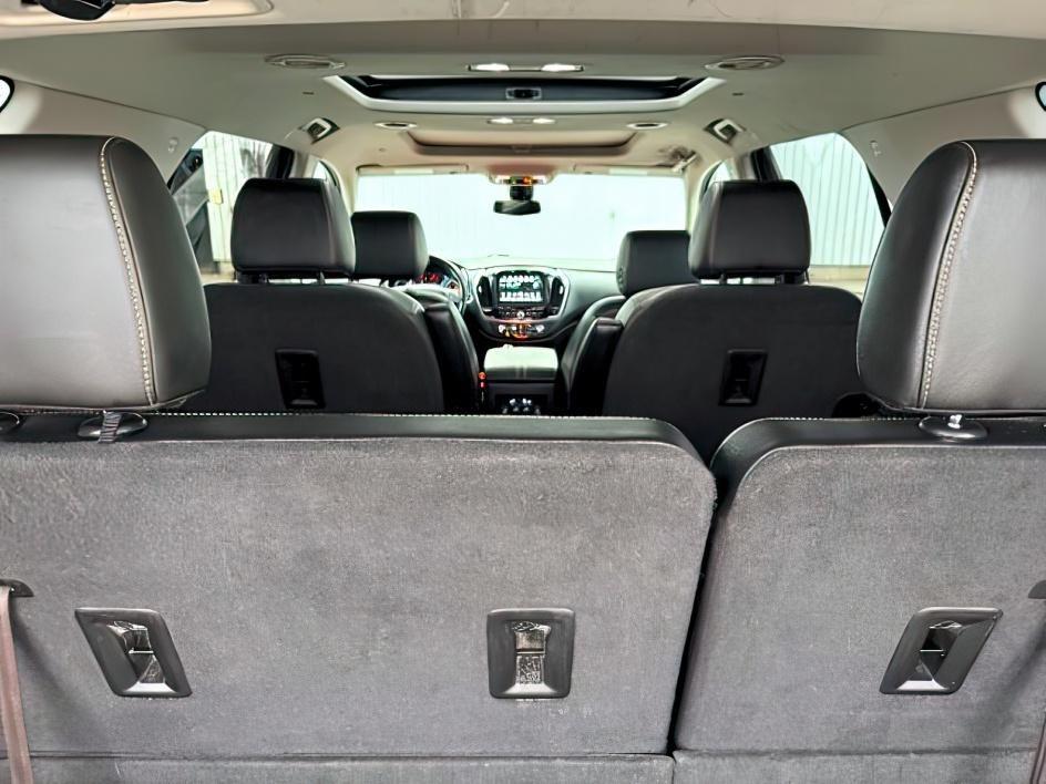 2019 Summit White /Jet Black Chevrolet Traverse (1GNEVJKW1KJ) with an 36L V-6 gasoline direct injection engine, Automatic transmission, located at 1175 N Woodruff Ave, Idaho Falls, ID, 83401, 43.506901, -111.999657 - At Timberline Auto, finding a great deal on your next vehicle is always easy! Our experienced sales staff's goal is to help find you the right vehicle at the right price! Our knowledgeable finance department has options for almost any credit score. We offer extended service contract options to prote- Photo#7