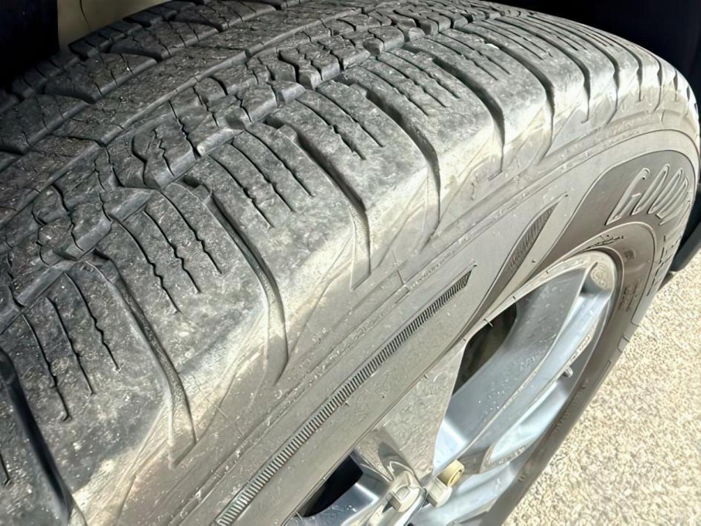 2019 Summit White /Jet Black Chevrolet Traverse (1GNEVJKW1KJ) with an 36L V-6 gasoline direct injection engine, Automatic transmission, located at 1175 N Woodruff Ave, Idaho Falls, ID, 83401, 43.506901, -111.999657 - At Timberline Auto, finding a great deal on your next vehicle is always easy! Our experienced sales staff's goal is to help find you the right vehicle at the right price! Our knowledgeable finance department has options for almost any credit score. We offer extended service contract options to prote - Photo#12