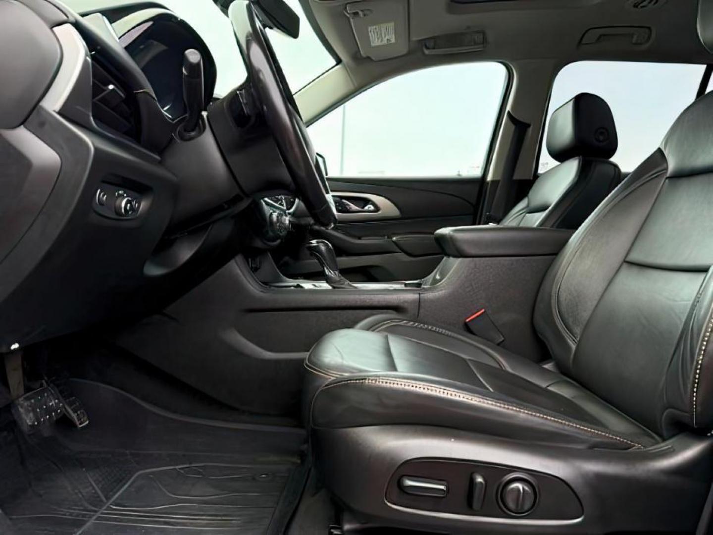 2019 Summit White /Jet Black Chevrolet Traverse (1GNEVJKW1KJ) with an 36L V-6 gasoline direct injection engine, Automatic transmission, located at 1175 N Woodruff Ave, Idaho Falls, ID, 83401, 43.506901, -111.999657 - At Timberline Auto, finding a great deal on your next vehicle is always easy! Our experienced sales staff's goal is to help find you the right vehicle at the right price! Our knowledgeable finance department has options for almost any credit score. We offer extended service contract options to prote - Photo#15