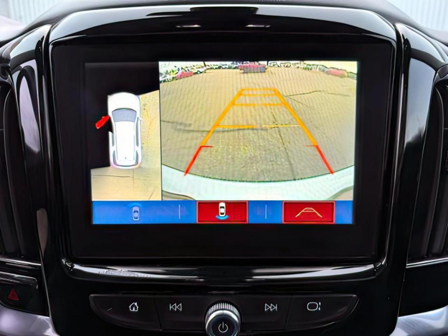 2019 Summit White /Jet Black Chevrolet Traverse (1GNEVJKW1KJ) with an 36L V-6 gasoline direct injection engine, Automatic transmission, located at 1175 N Woodruff Ave, Idaho Falls, ID, 83401, 43.506901, -111.999657 - At Timberline Auto, finding a great deal on your next vehicle is always easy! Our experienced sales staff's goal is to help find you the right vehicle at the right price! Our knowledgeable finance department has options for almost any credit score. We offer extended service contract options to prote - Photo#19