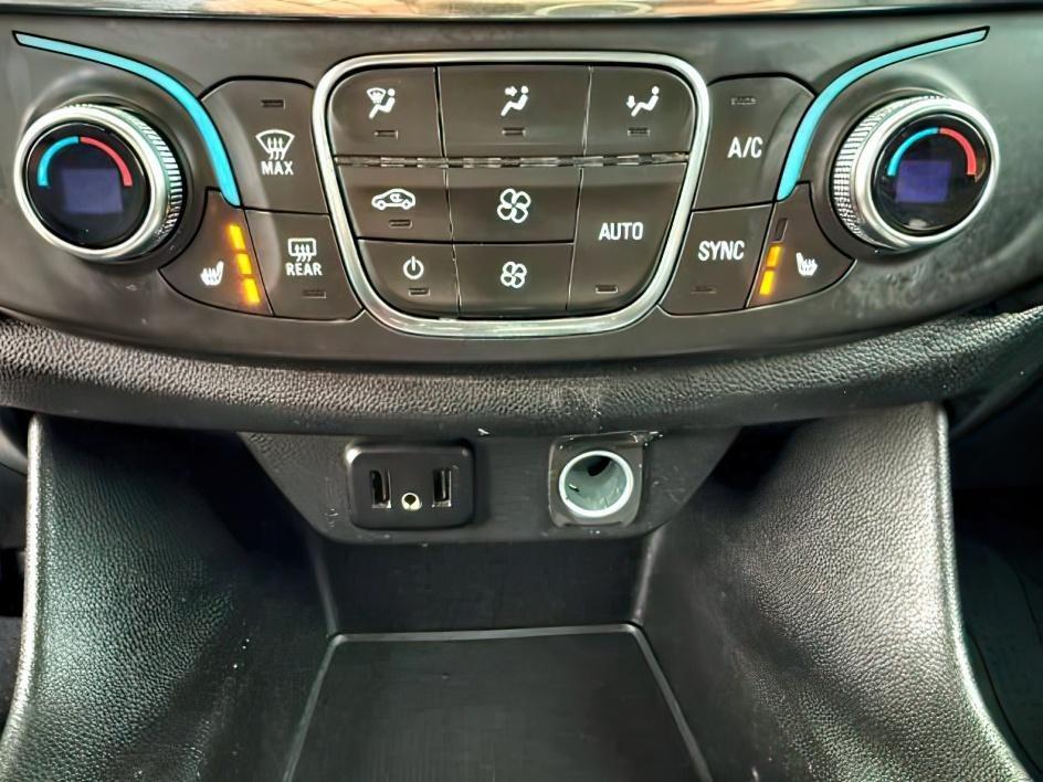 2019 Summit White /Jet Black Chevrolet Traverse (1GNEVJKW1KJ) with an 36L V-6 gasoline direct injection engine, Automatic transmission, located at 1175 N Woodruff Ave, Idaho Falls, ID, 83401, 43.506901, -111.999657 - At Timberline Auto, finding a great deal on your next vehicle is always easy! Our experienced sales staff's goal is to help find you the right vehicle at the right price! Our knowledgeable finance department has options for almost any credit score. We offer extended service contract options to prote- Photo#20
