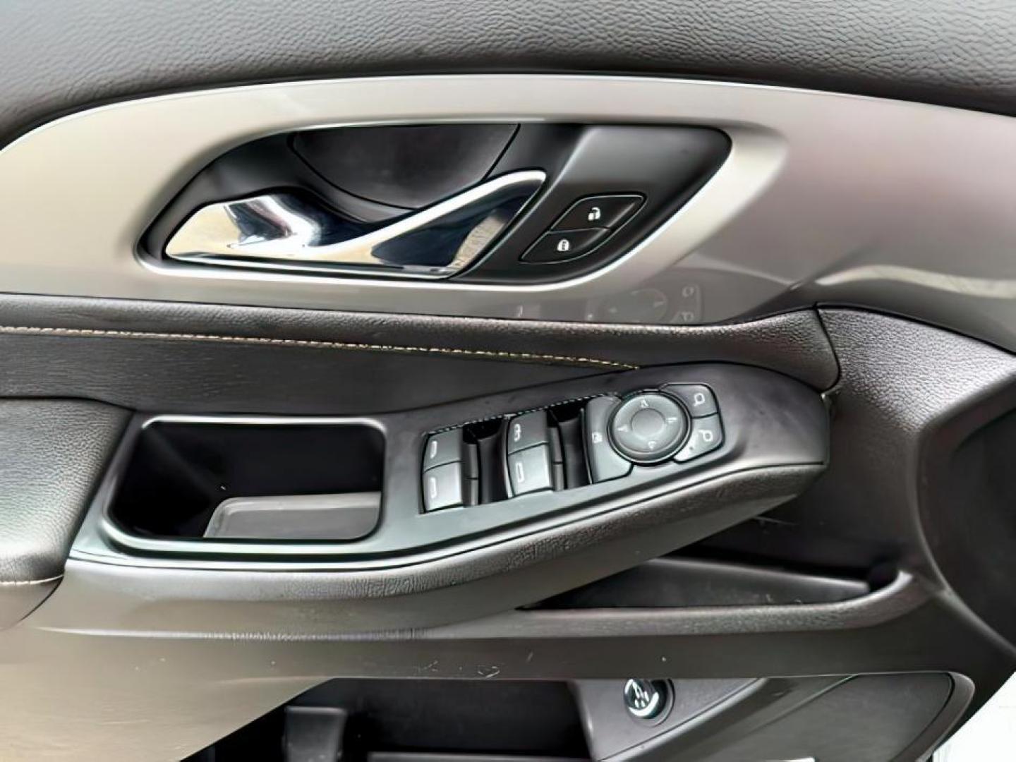 2019 Summit White /Jet Black Chevrolet Traverse (1GNEVJKW1KJ) with an 36L V-6 gasoline direct injection engine, Automatic transmission, located at 1175 N Woodruff Ave, Idaho Falls, ID, 83401, 43.506901, -111.999657 - At Timberline Auto, finding a great deal on your next vehicle is always easy! Our experienced sales staff's goal is to help find you the right vehicle at the right price! Our knowledgeable finance department has options for almost any credit score. We offer extended service contract options to prote - Photo#24