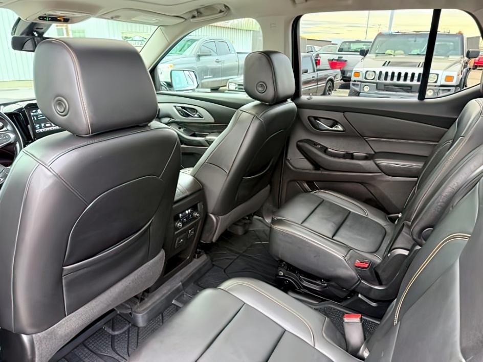 2019 Summit White /Jet Black Chevrolet Traverse (1GNEVJKW1KJ) with an 36L V-6 gasoline direct injection engine, Automatic transmission, located at 1175 N Woodruff Ave, Idaho Falls, ID, 83401, 43.506901, -111.999657 - At Timberline Auto, finding a great deal on your next vehicle is always easy! Our experienced sales staff's goal is to help find you the right vehicle at the right price! Our knowledgeable finance department has options for almost any credit score. We offer extended service contract options to prote- Photo#27