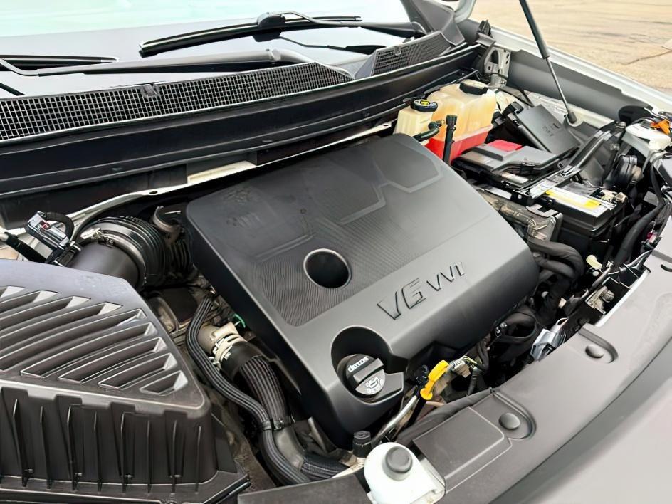 2019 Summit White /Jet Black Chevrolet Traverse (1GNEVJKW1KJ) with an 36L V-6 gasoline direct injection engine, Automatic transmission, located at 1175 N Woodruff Ave, Idaho Falls, ID, 83401, 43.506901, -111.999657 - At Timberline Auto, finding a great deal on your next vehicle is always easy! Our experienced sales staff's goal is to help find you the right vehicle at the right price! Our knowledgeable finance department has options for almost any credit score. We offer extended service contract options to prote- Photo#28