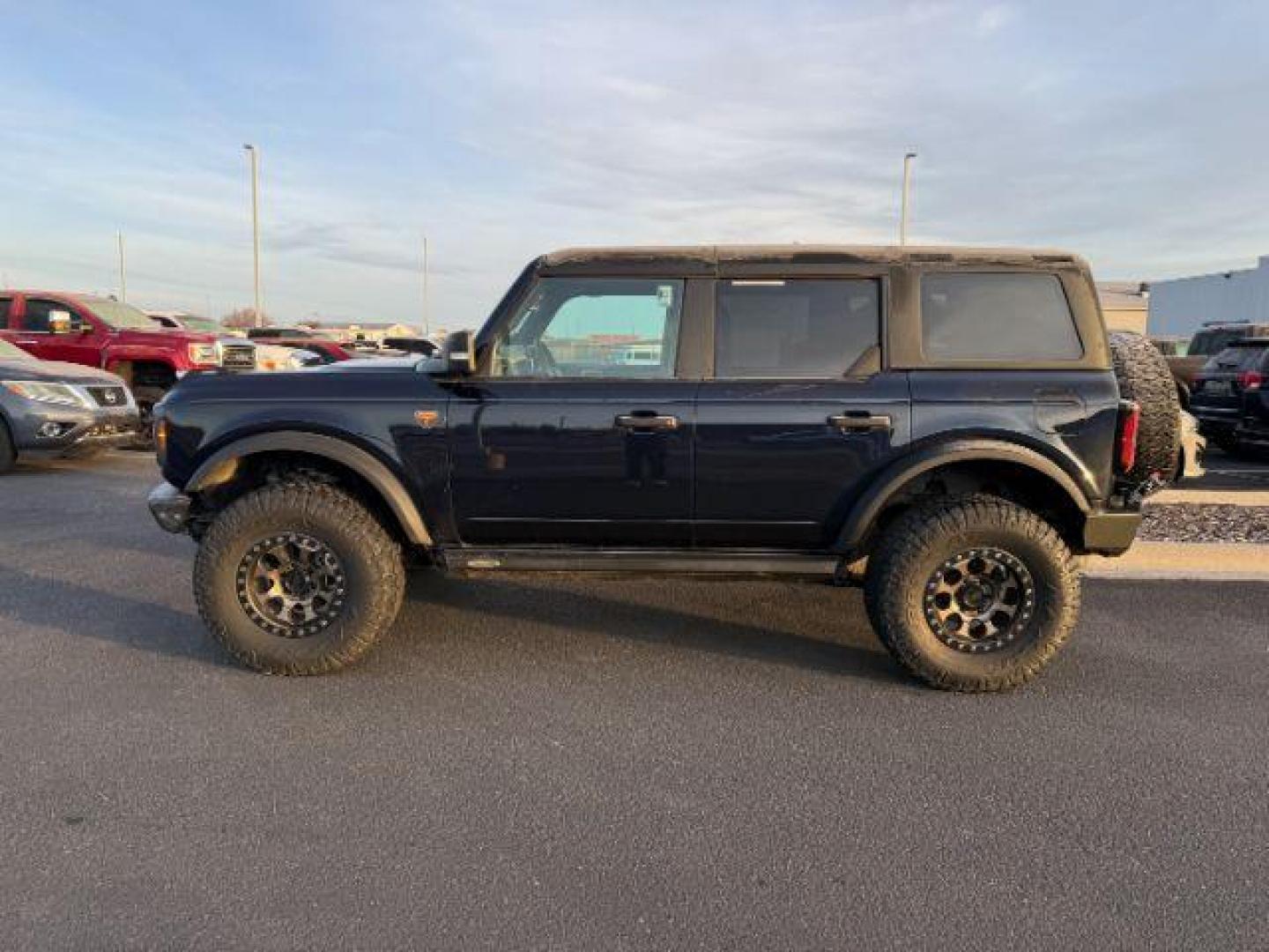 2021 BLUE /Black Onyx Ford Bronco (1FMEE5DP4ML) with an EcoBoost 27L V-6 portdirect injection engine, Automatic transmission, located at 1175 N Woodruff Ave, Idaho Falls, ID, 83401, 43.506901, -111.999657 - At Timberline Auto, finding a great deal on your next vehicle is always easy! Our experienced sales staff's goal is to help find you the right vehicle at the right price! Our knowledgeable finance department has options for almost any credit score. We offer extended service contract options to prote - Photo#0