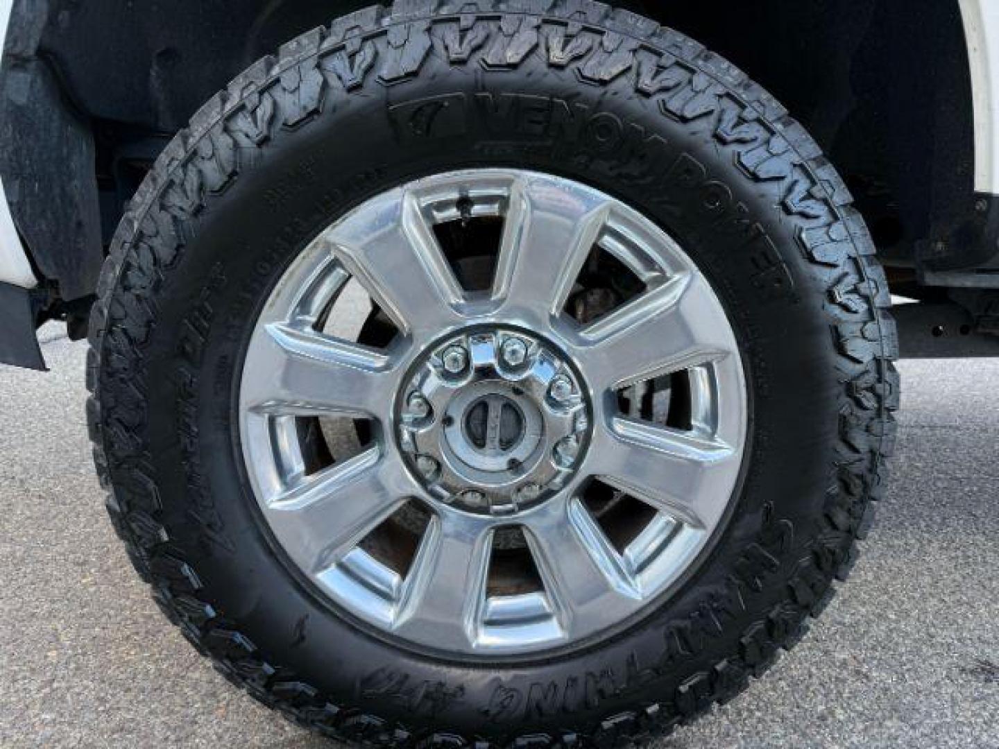 2018 WHITE /Black Ford F-350 (1FT8W3BT1JE) with an Powerstroke 67L V-8 diesel direct injection engine, Automatic transmission, located at 1175 N Woodruff Ave, Idaho Falls, ID, 83401, 43.506901, -111.999657 - At Timberline Auto, finding a great deal on your next vehicle is always easy! Our experienced sales staff's goal is to help find you the right vehicle at the right price! Our knowledgeable finance department has options for almost any credit score. We offer extended service contract options to prote - Photo#37